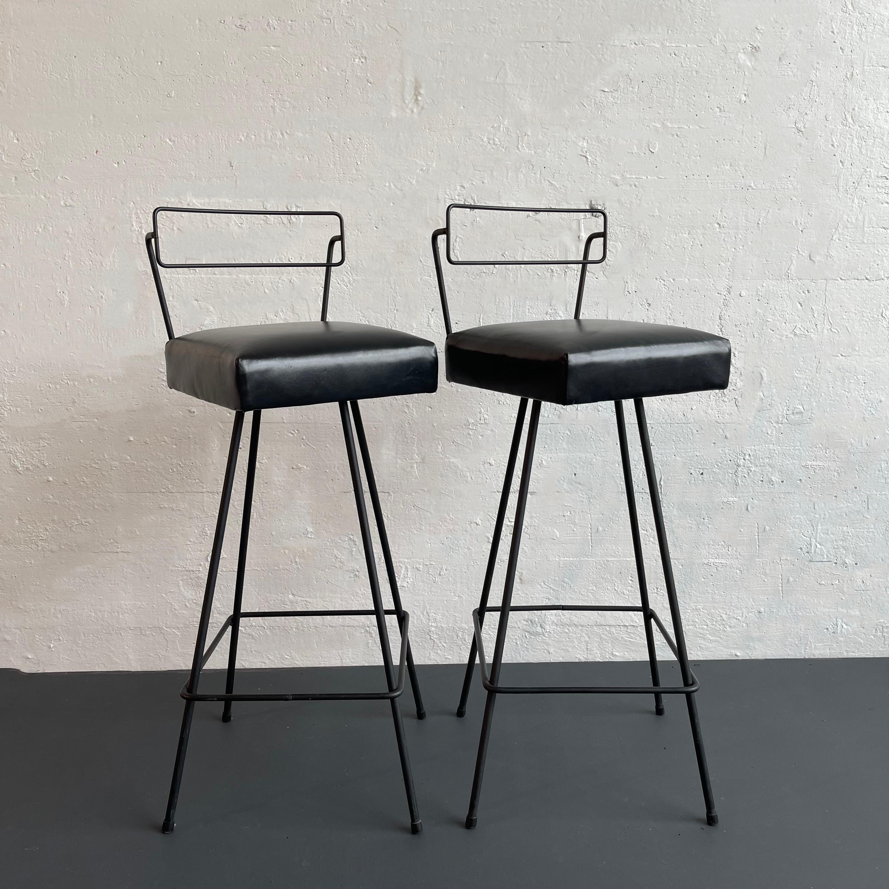 Taburetes de bar giratorios estilo Tony Paul de hierro forjado moderno de mediados de siglo Moderno de mediados de siglo en venta