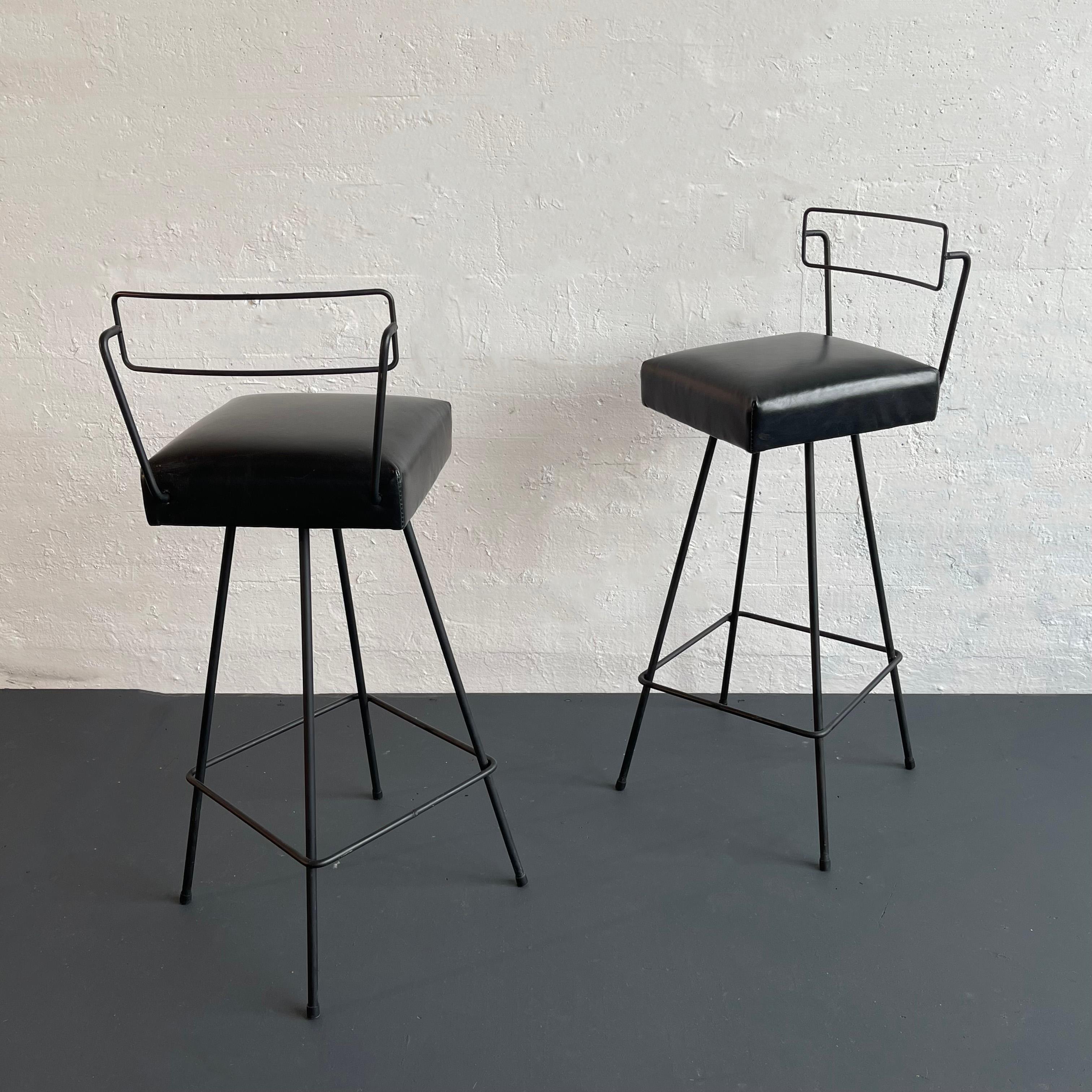 Taburetes de bar giratorios estilo Tony Paul de hierro forjado moderno de mediados de siglo Hierro forjado en venta