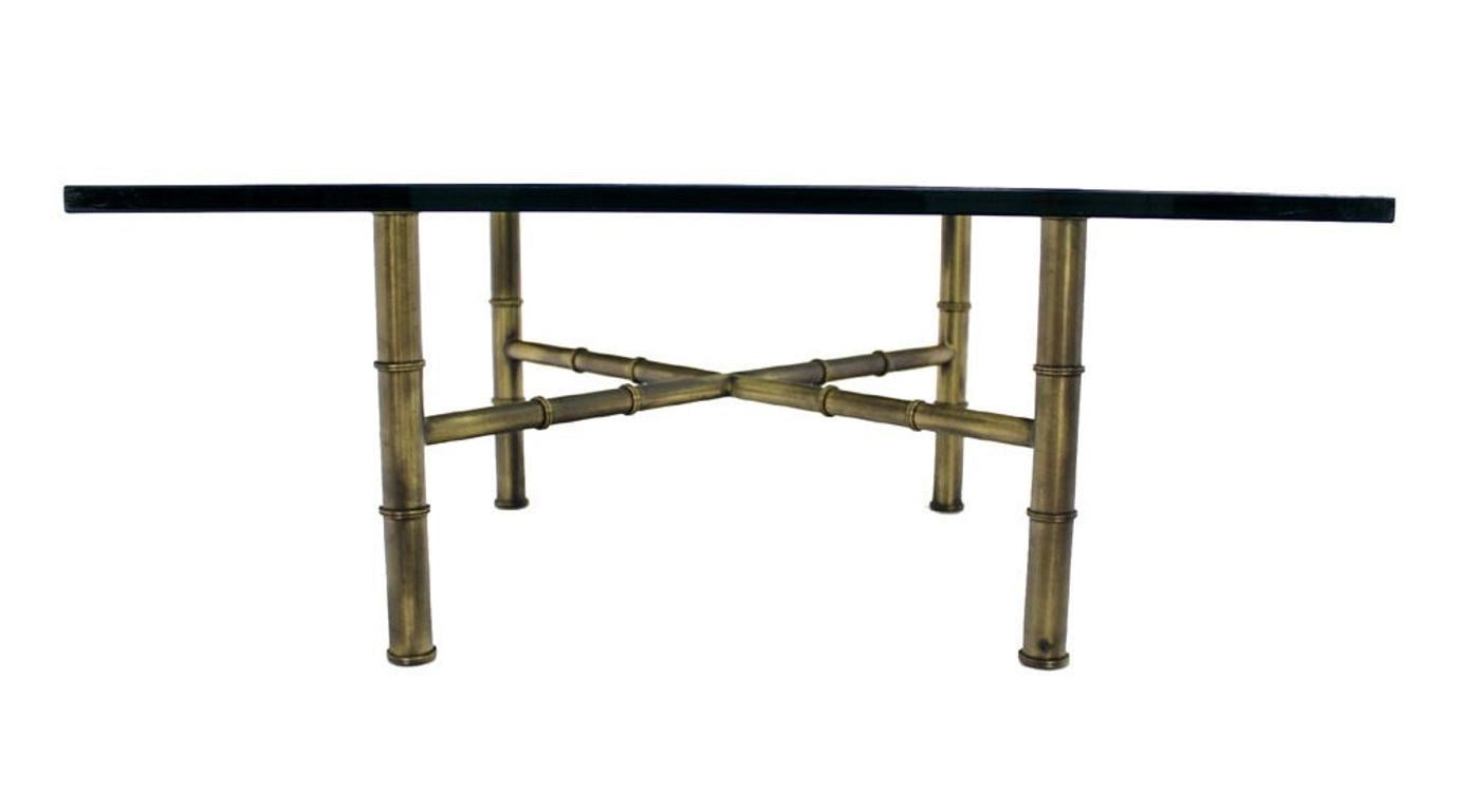 Mid-Century Modern Table basse à plateau de verre carré en laiton et faux bambou, The Moderns MINT ! en vente
