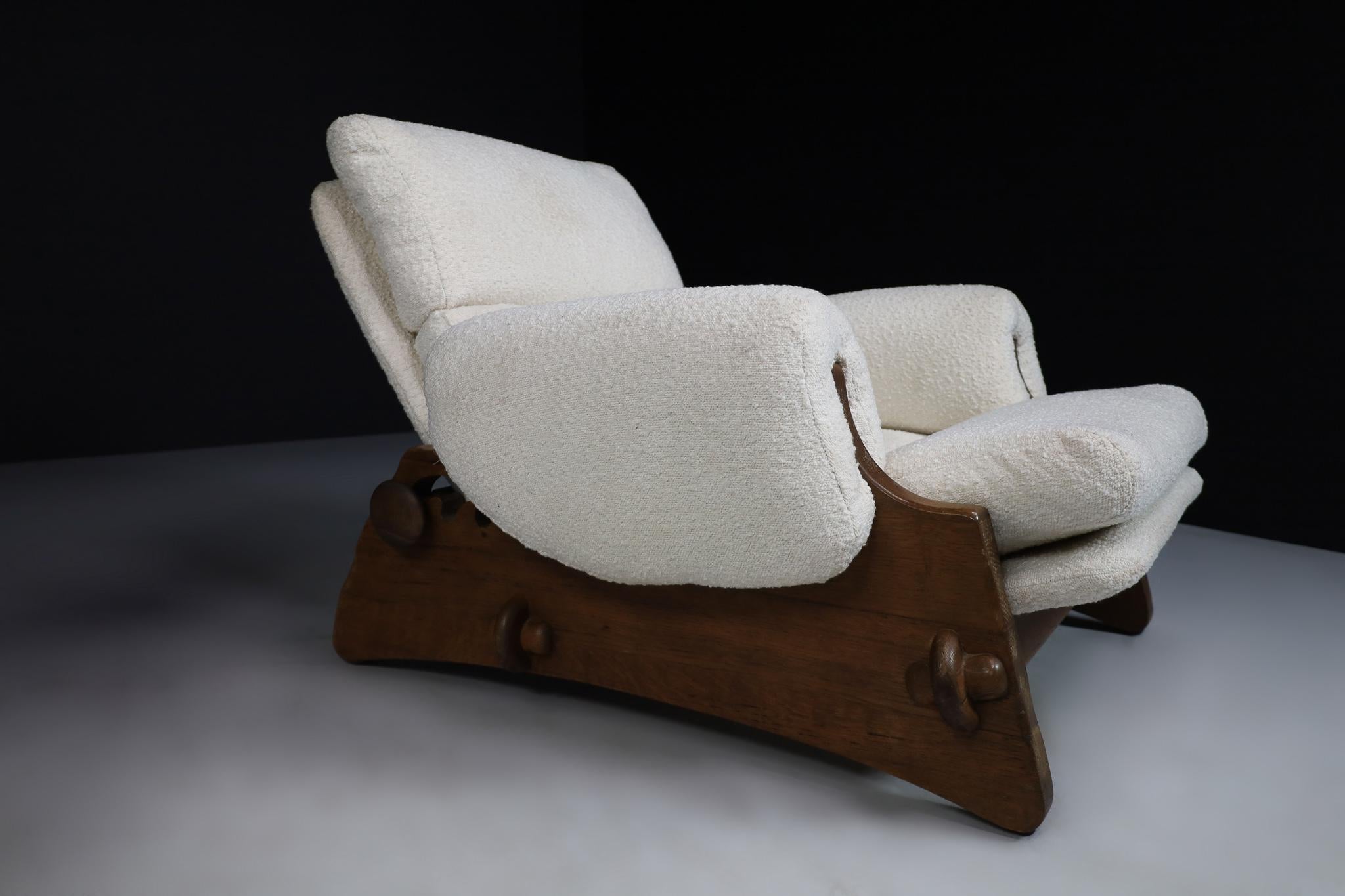 Brutalistische XL-Lounge-Stühle aus Eiche und Bouclé, Spanien 1960er Jahre im Angebot 4