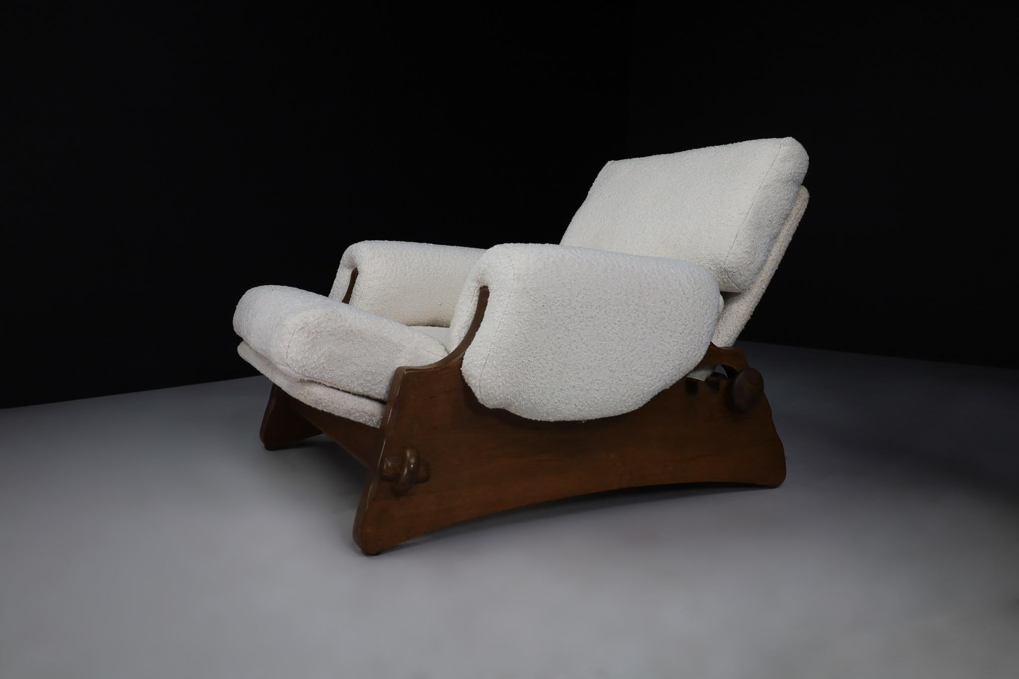 Brutalistische XL-Lounge-Stühle aus Eiche und Bouclé, Spanien 1960er Jahre im Angebot 3