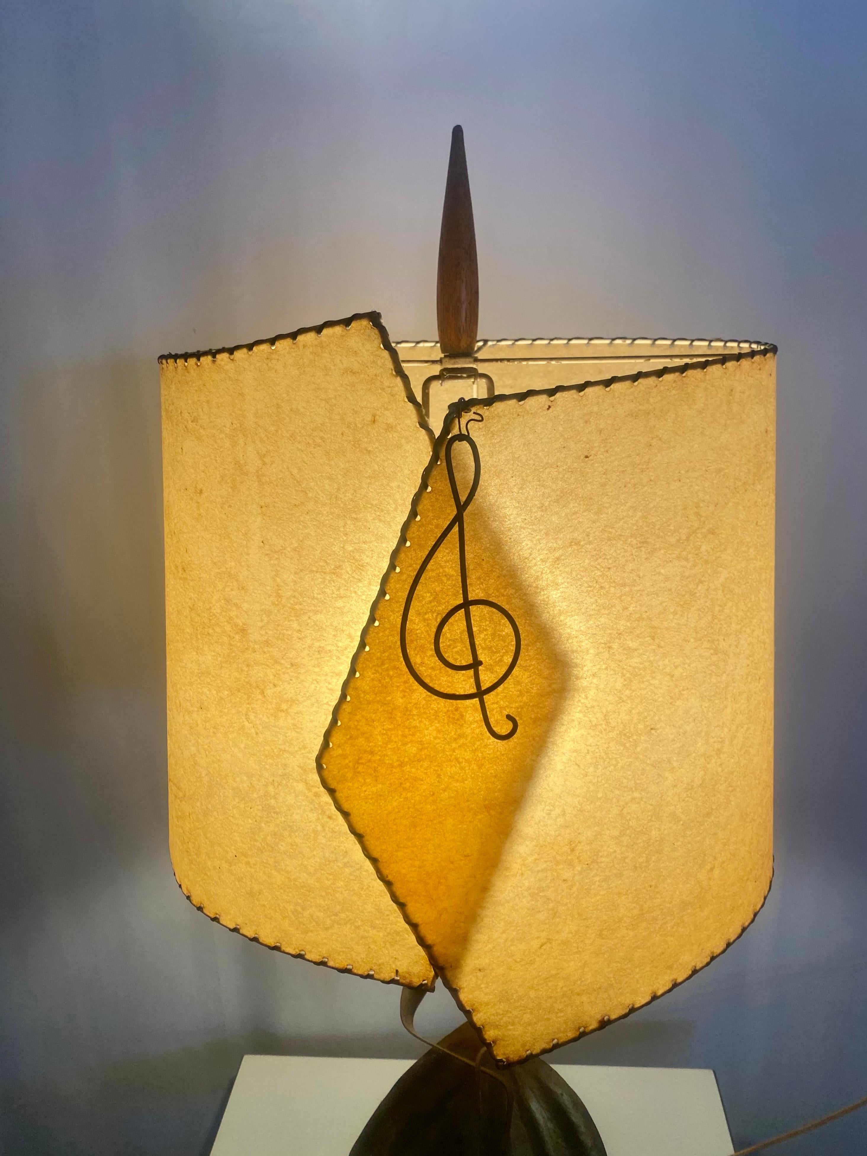 Mid-Century Modern Lampe de bureau sculpturale abstraite en laiton Yasha Heifetz, mi-siècle moderne en vente