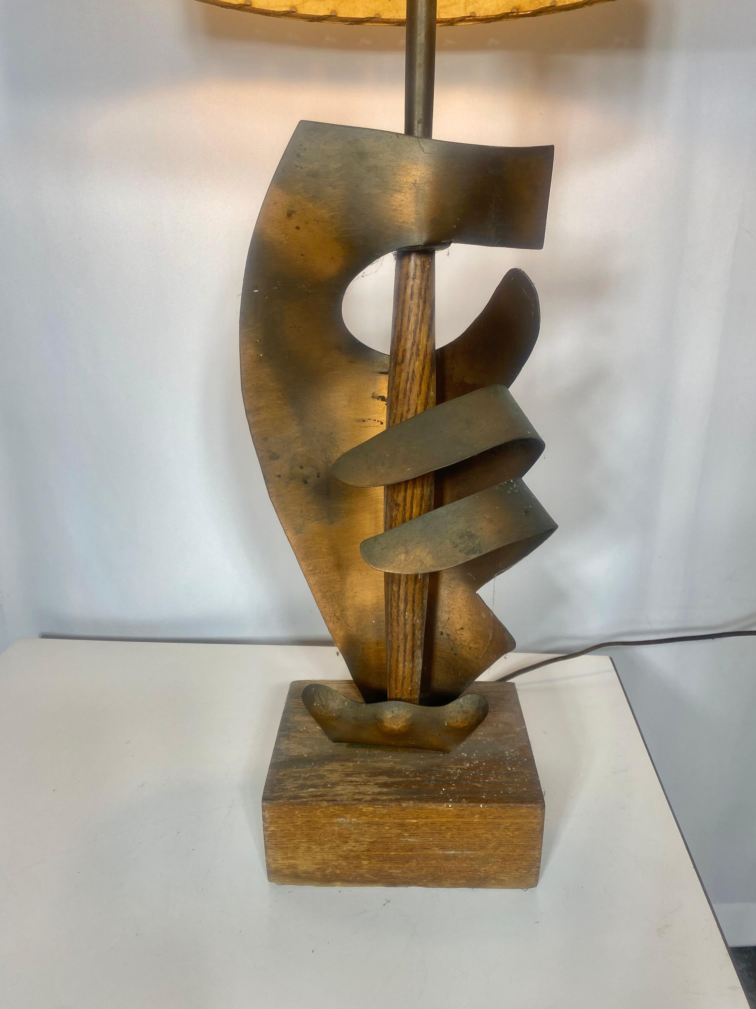 Mid Century Modern Yasha Heifetz Sculptural Abstract Copper HAND Table Lamp In Good Condition For Sale In Buffalo, NY