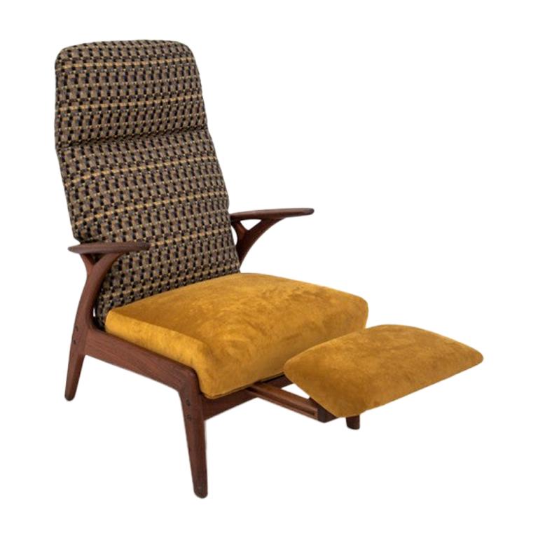 Mid-Century Modern Yellow Armchair with Pull-Out Footrest, 1960