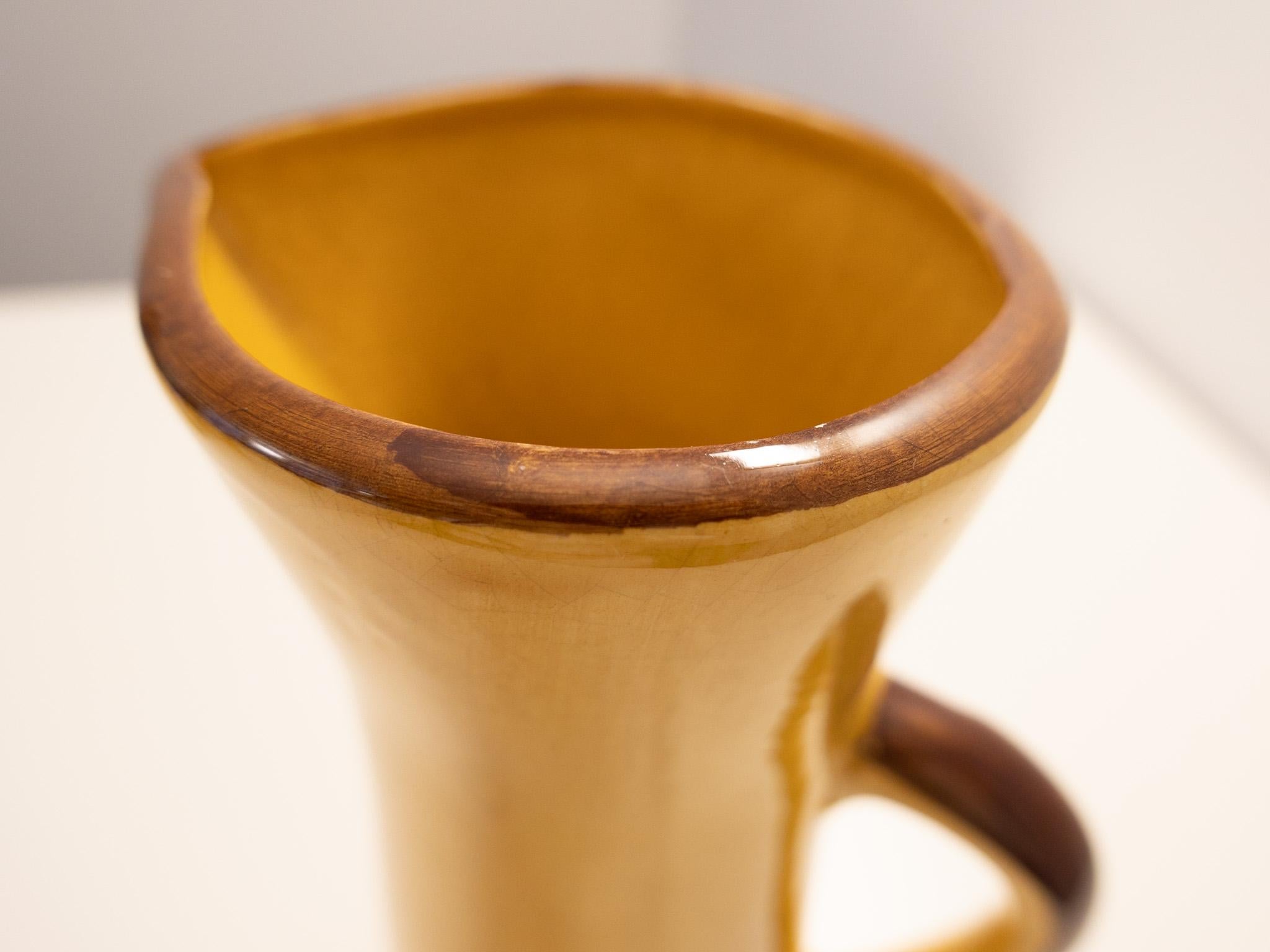 Mid-Century Modern Yellow Carafe Set with 5 Mugs in Glazed Ceramic, France 1970s For Sale 14