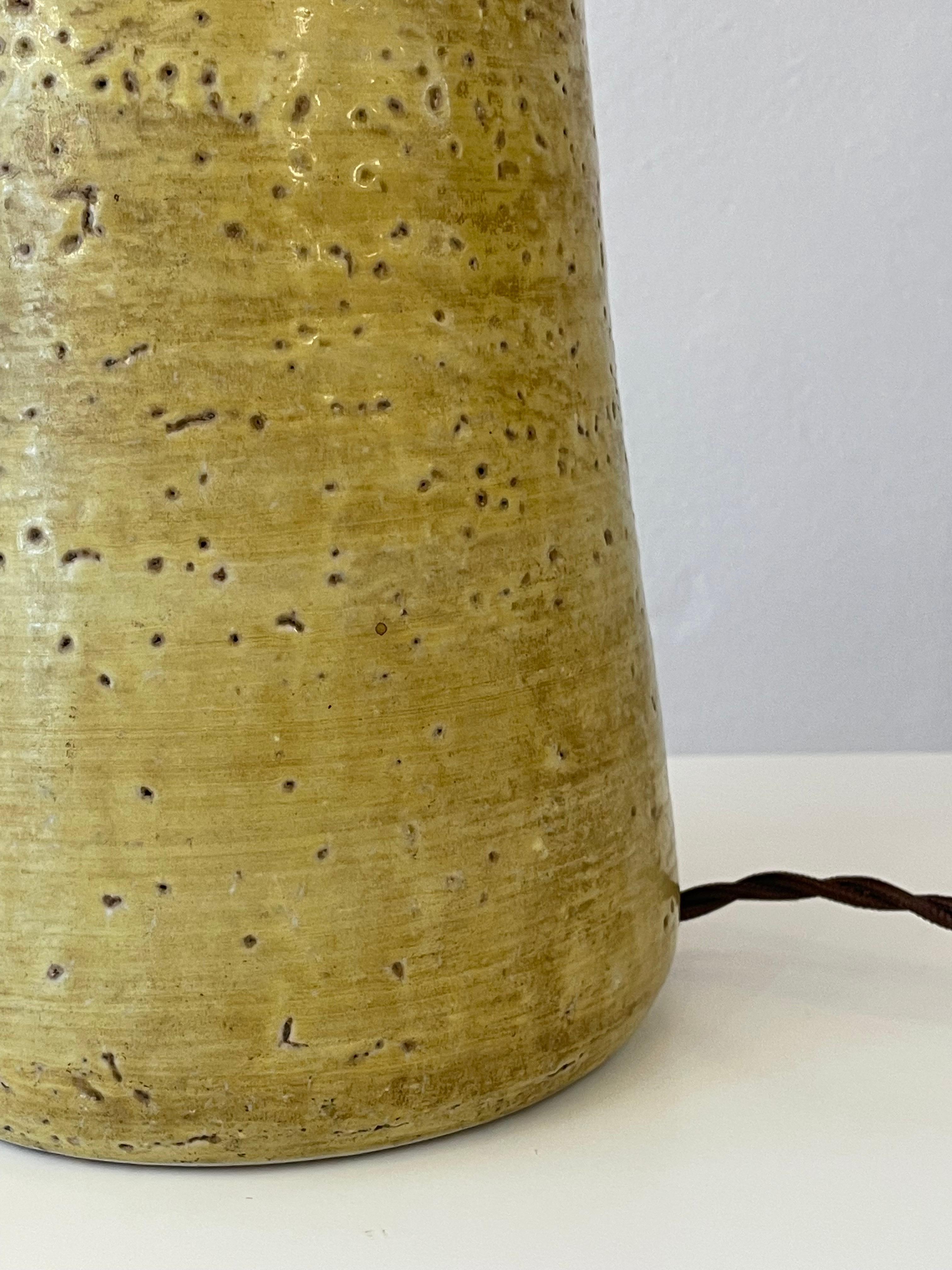 Mid-20th Century Mid-Century Modern Yellow Ceramic and Raffia Table Lamp by Bitossi, Italy, 1960s