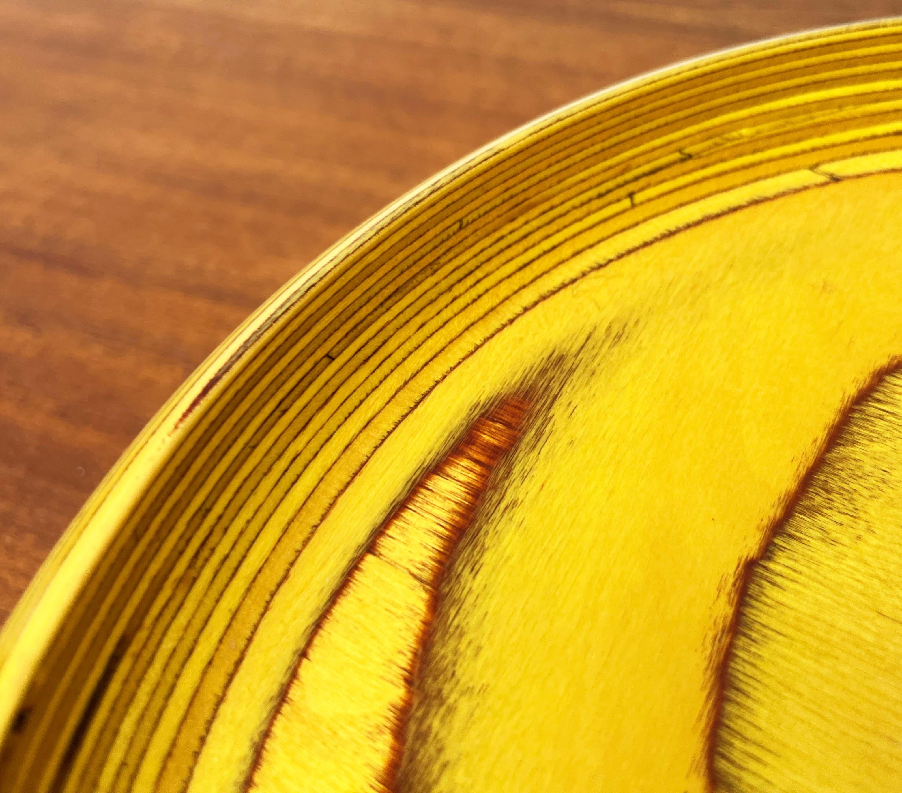 Ciotola con piedini gialli in Wood di Paavo Asikainen Finlandia 1960s in vendita 3