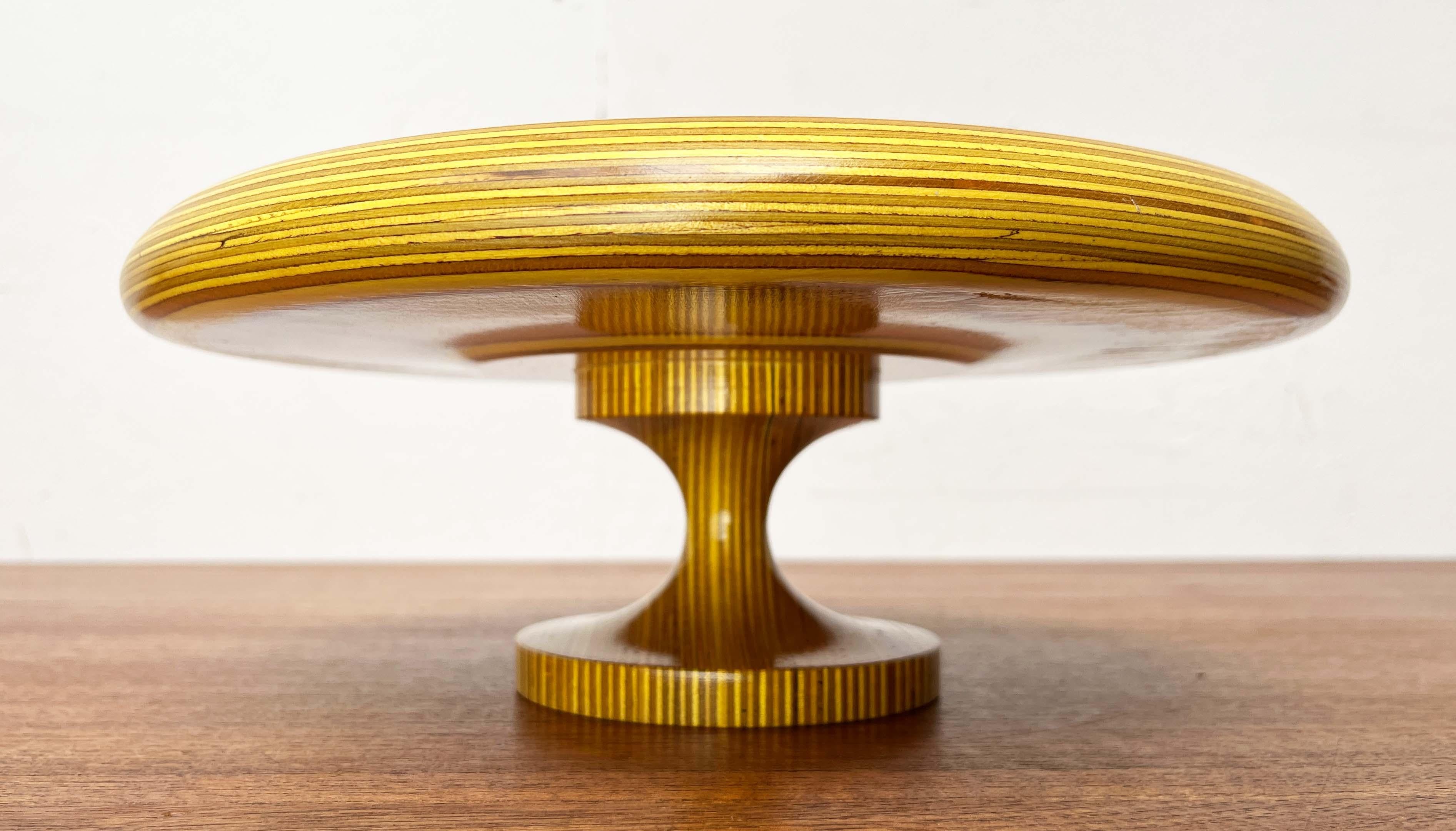 Ciotola con piedini gialli in Wood di Paavo Asikainen Finlandia 1960s in vendita 6