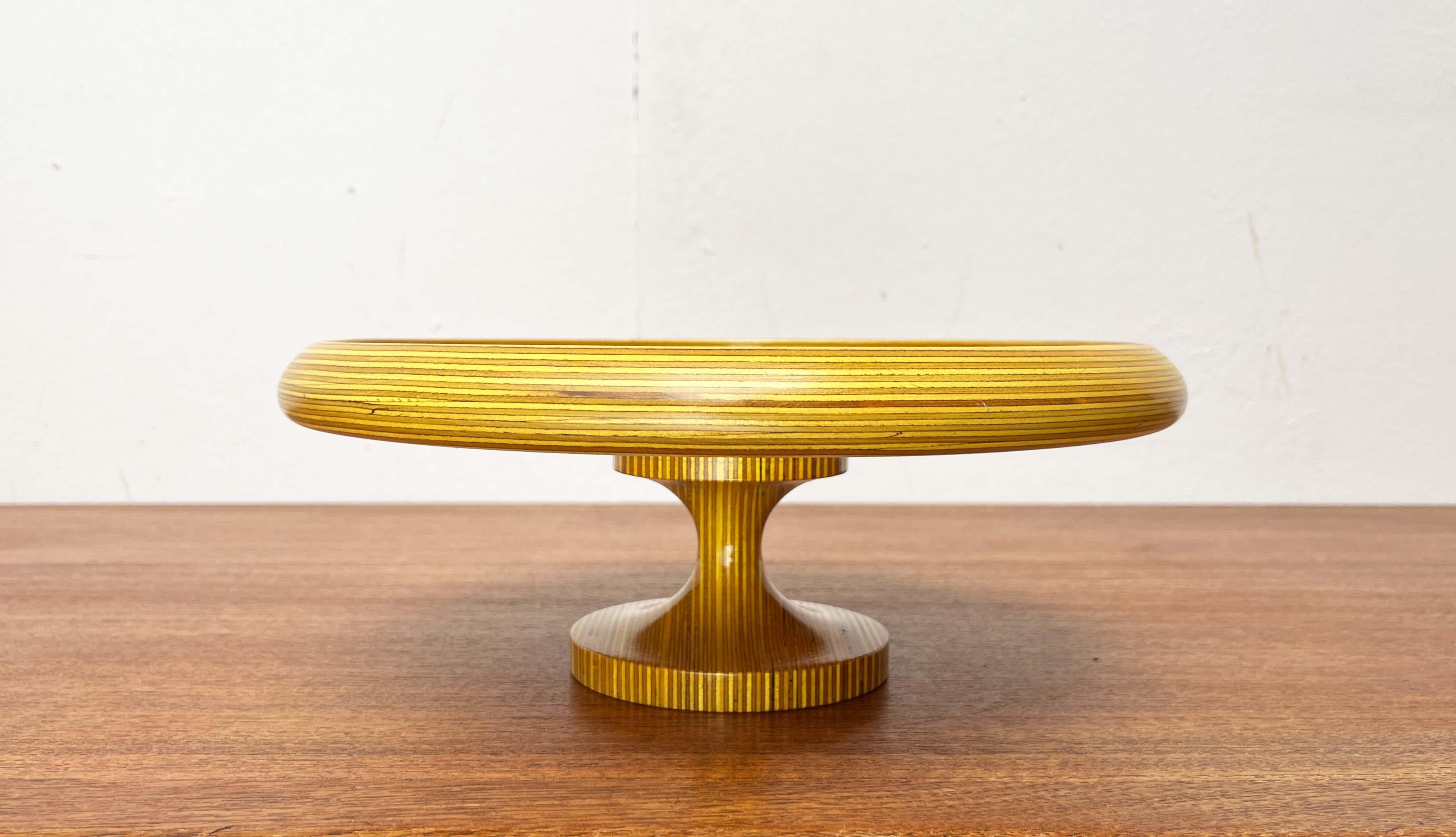 Ciotola con piedini gialli in Wood di Paavo Asikainen Finlandia 1960s in vendita 7