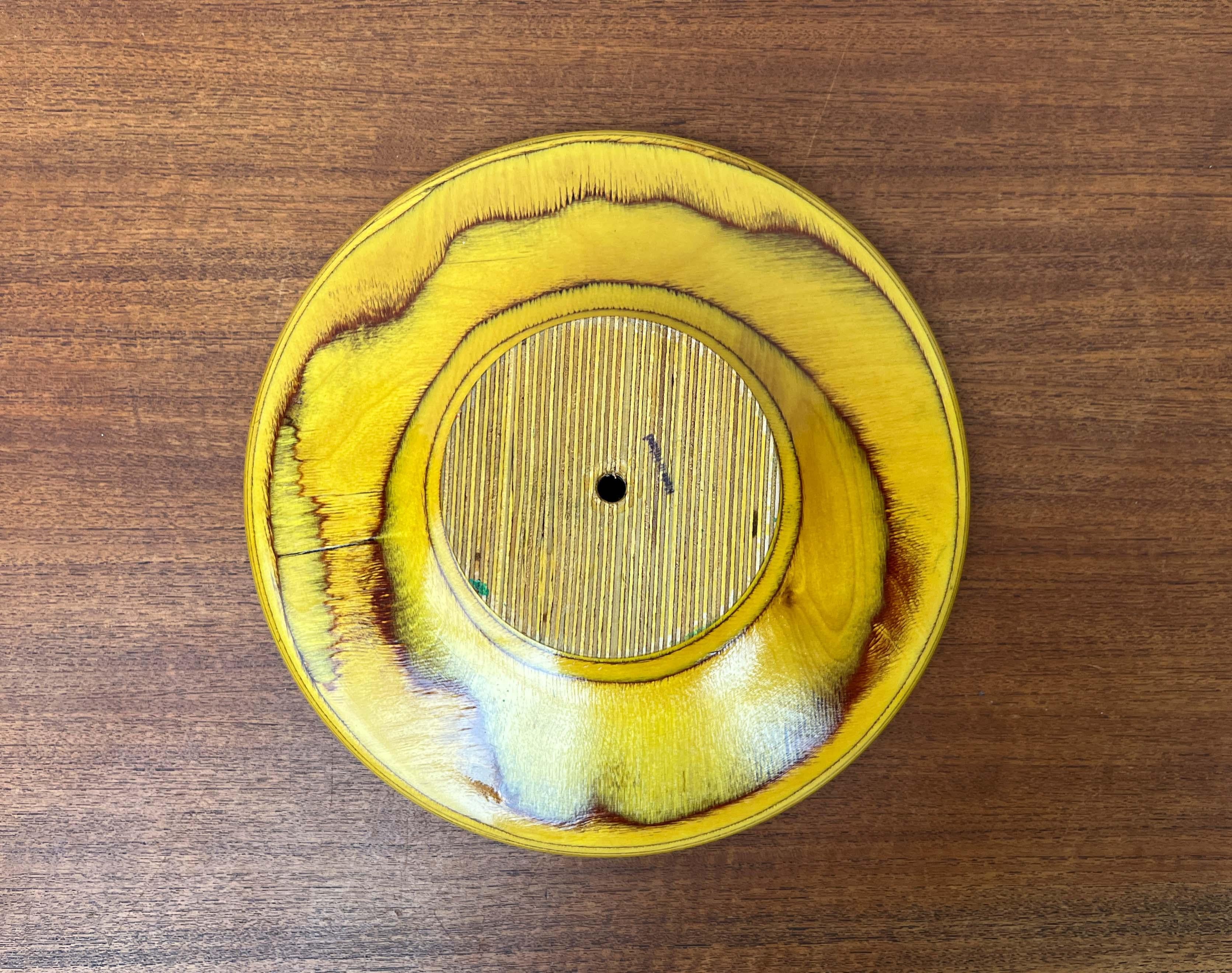 Ciotola con piedini gialli in Wood di Paavo Asikainen Finlandia 1960s in vendita 9