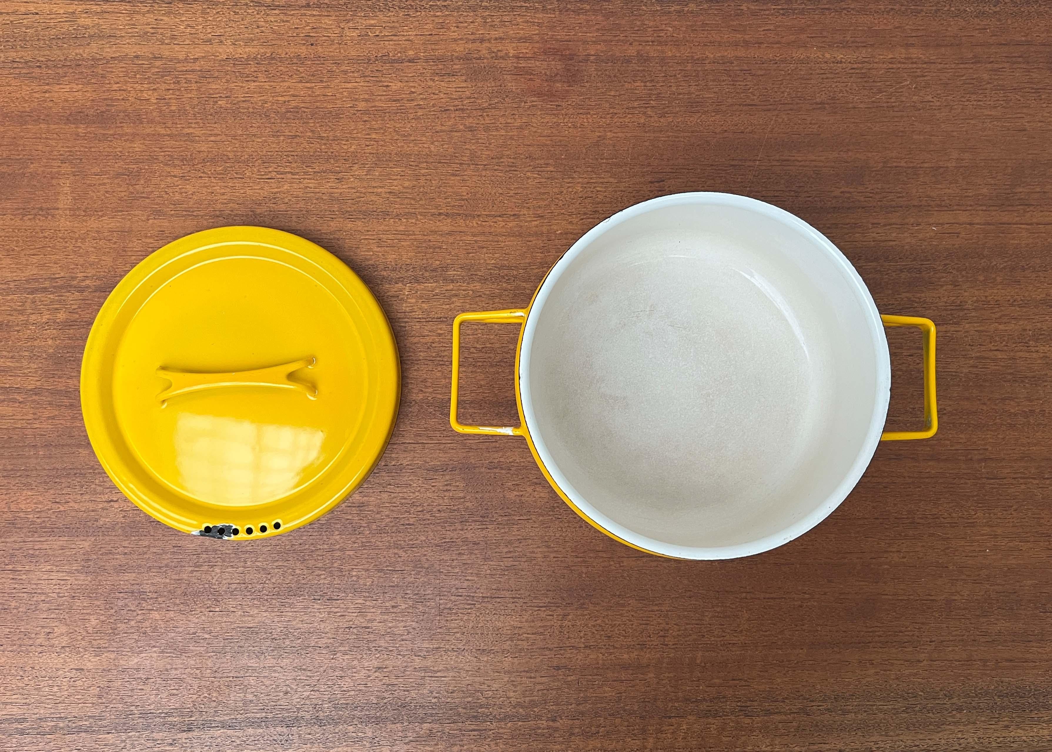 Mid-Century Modern Yellow Minimalist Enamel Pot Seppo Mallat Finel Finland 1960s For Sale 11