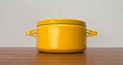 Pot en émail minimaliste jaune moderne du milieu du siècle Seppo Mallat Finel Finlande années 1960