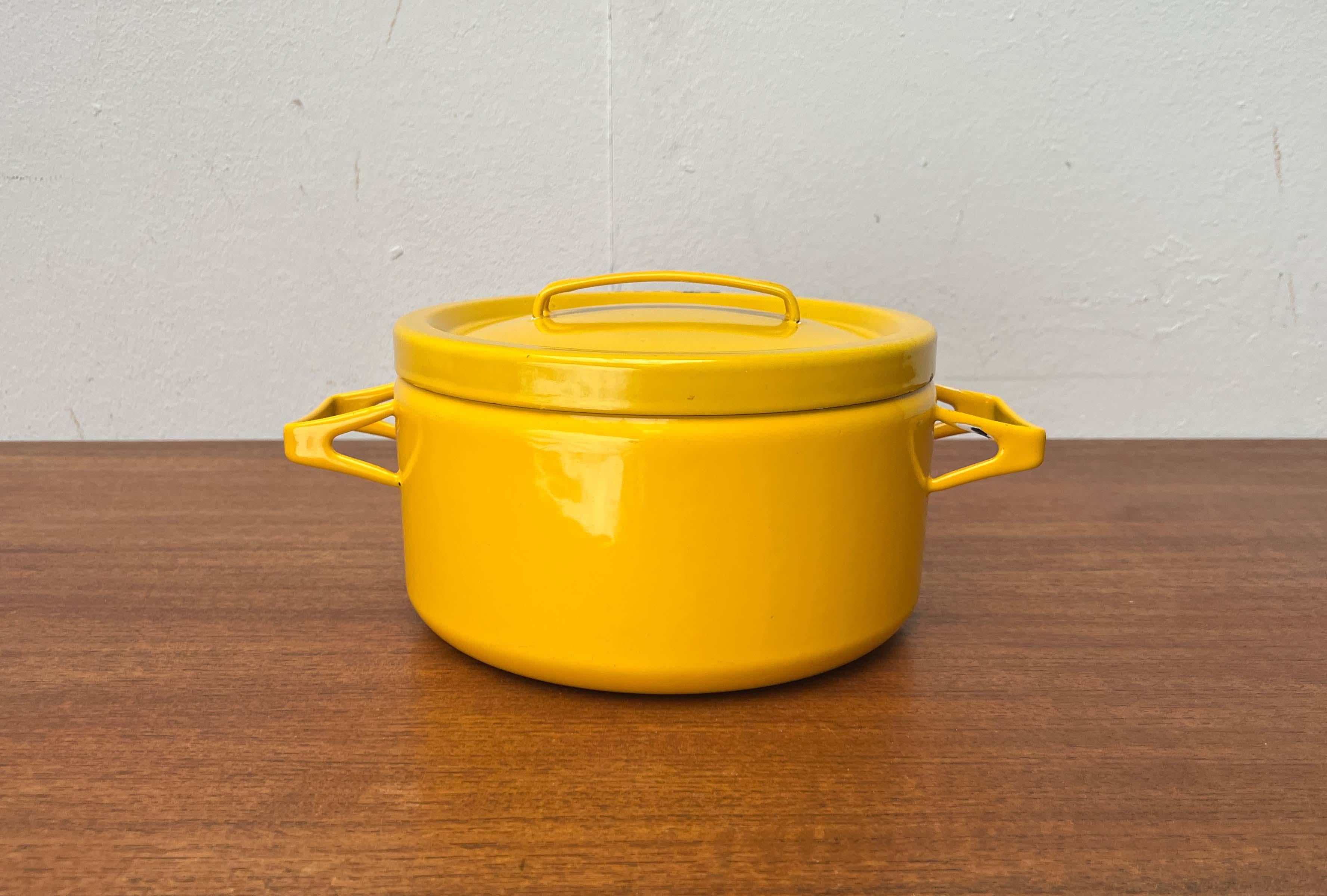 Mid-Century Modern Yellow Minimalist Enamel Pot Seppo Mallat Finel Finland 1960s For Sale 1