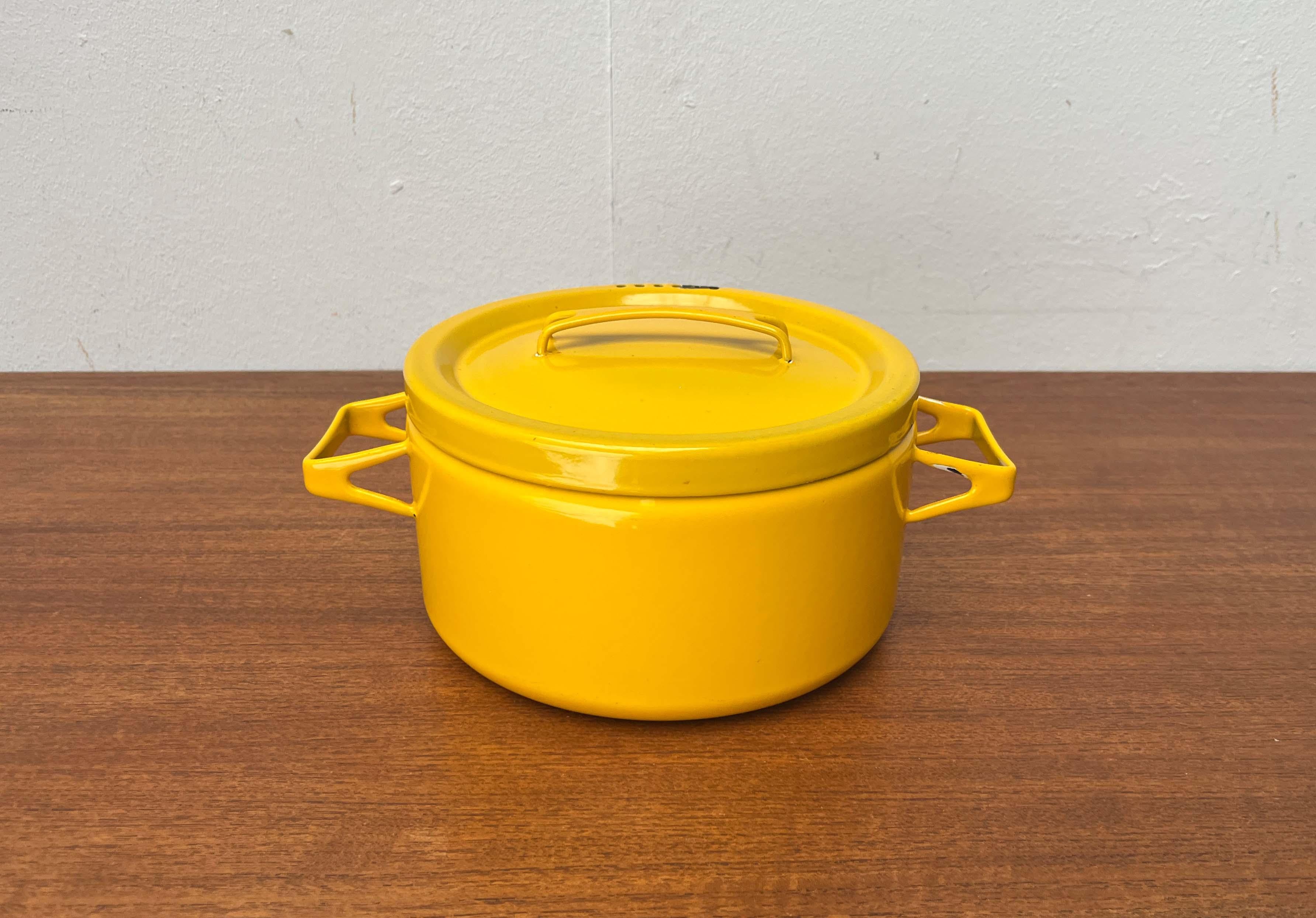 Mid-Century Modern Yellow Minimalist Enamel Pot Seppo Mallat Finel Finland 1960s For Sale 2