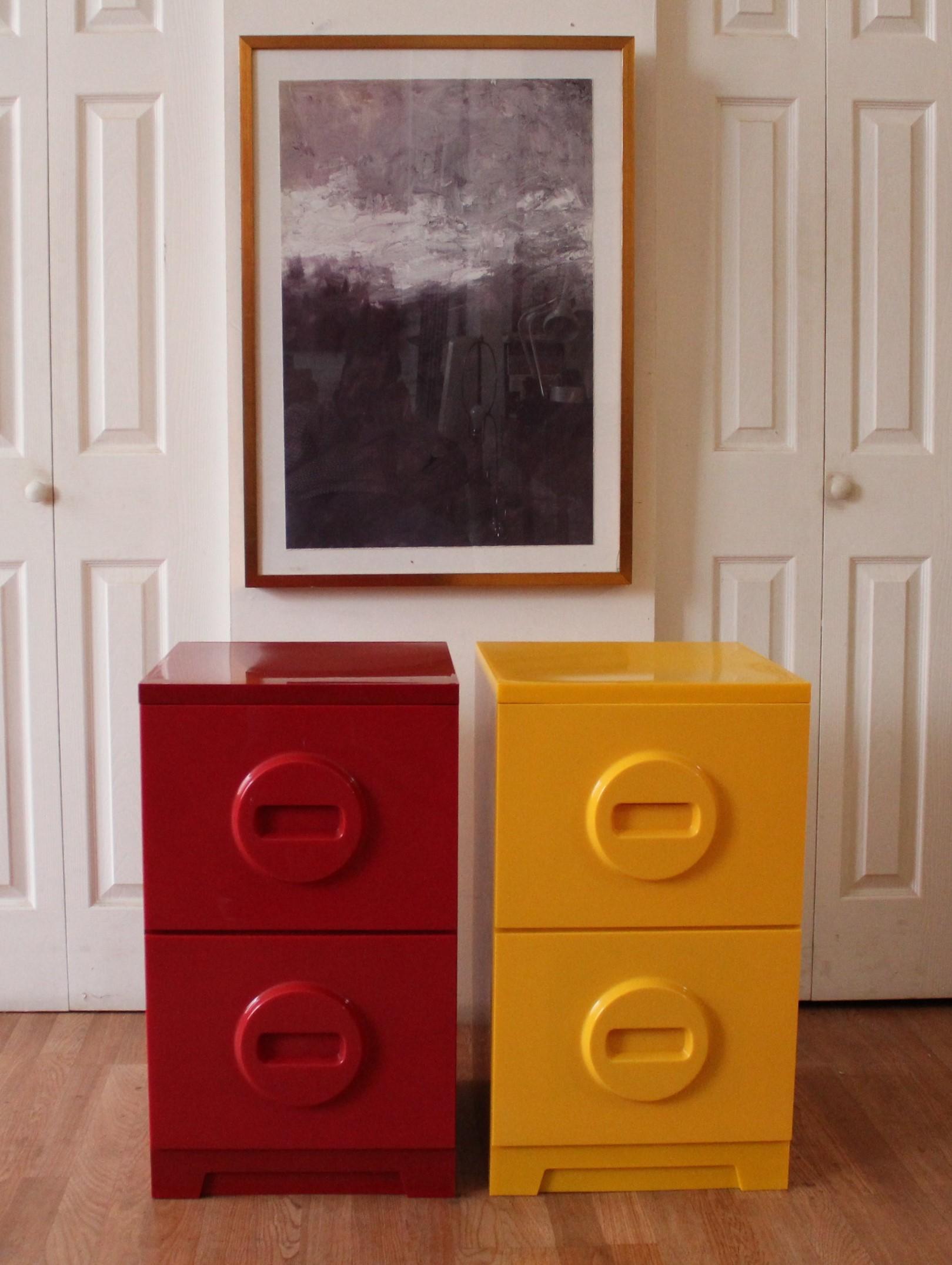 Mid-Century Modern Yellow Red Plastic Akro-Mils Filing Cabinet In Good Condition In Chicago, IL