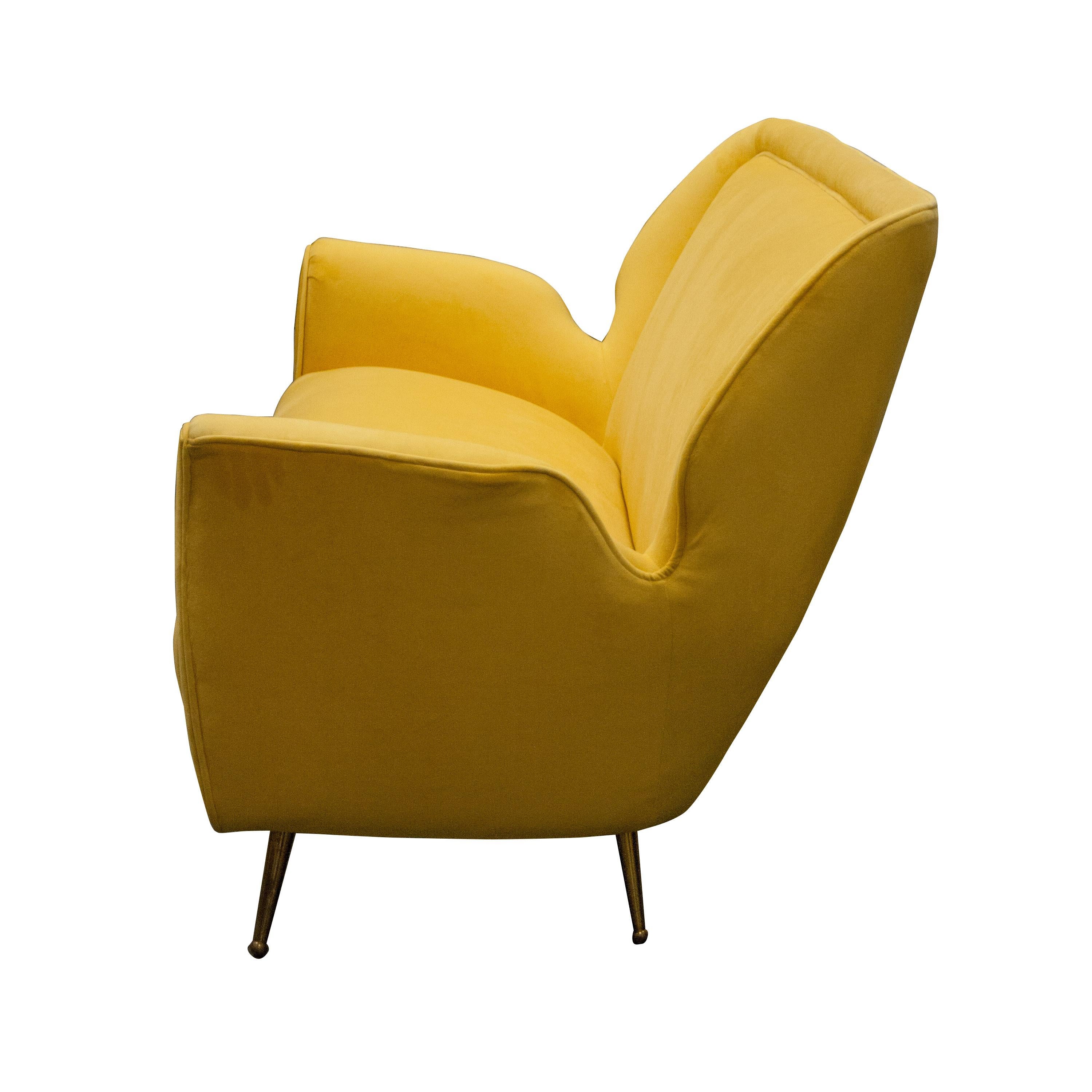 Mid-Century Modern Three-Seating Yellow Velvet Sofa, Italy, 1950 In Good Condition For Sale In Madrid, ES