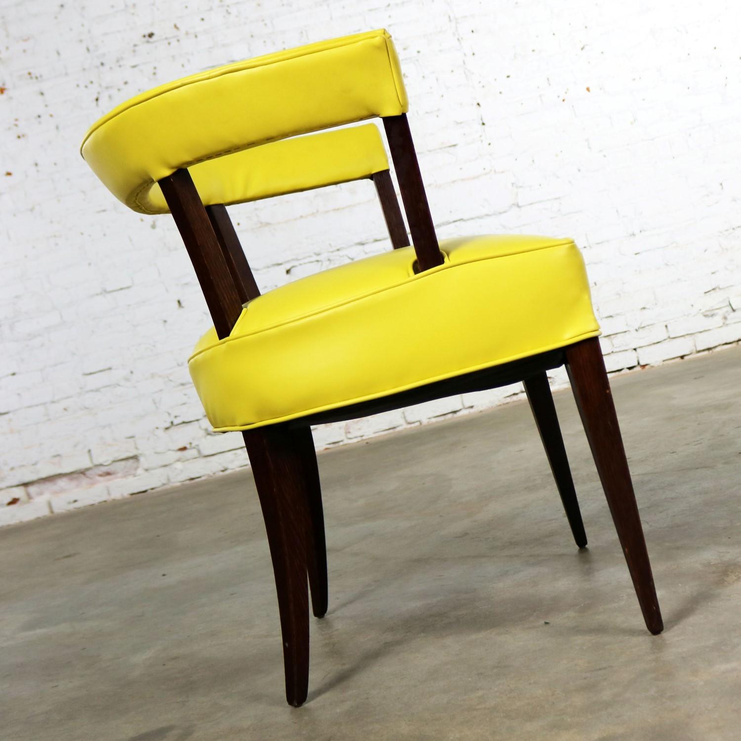 Mid-Century Modern Yellow Vinyl and Oak Barrel Back Side Chair In Good Condition In Topeka, KS