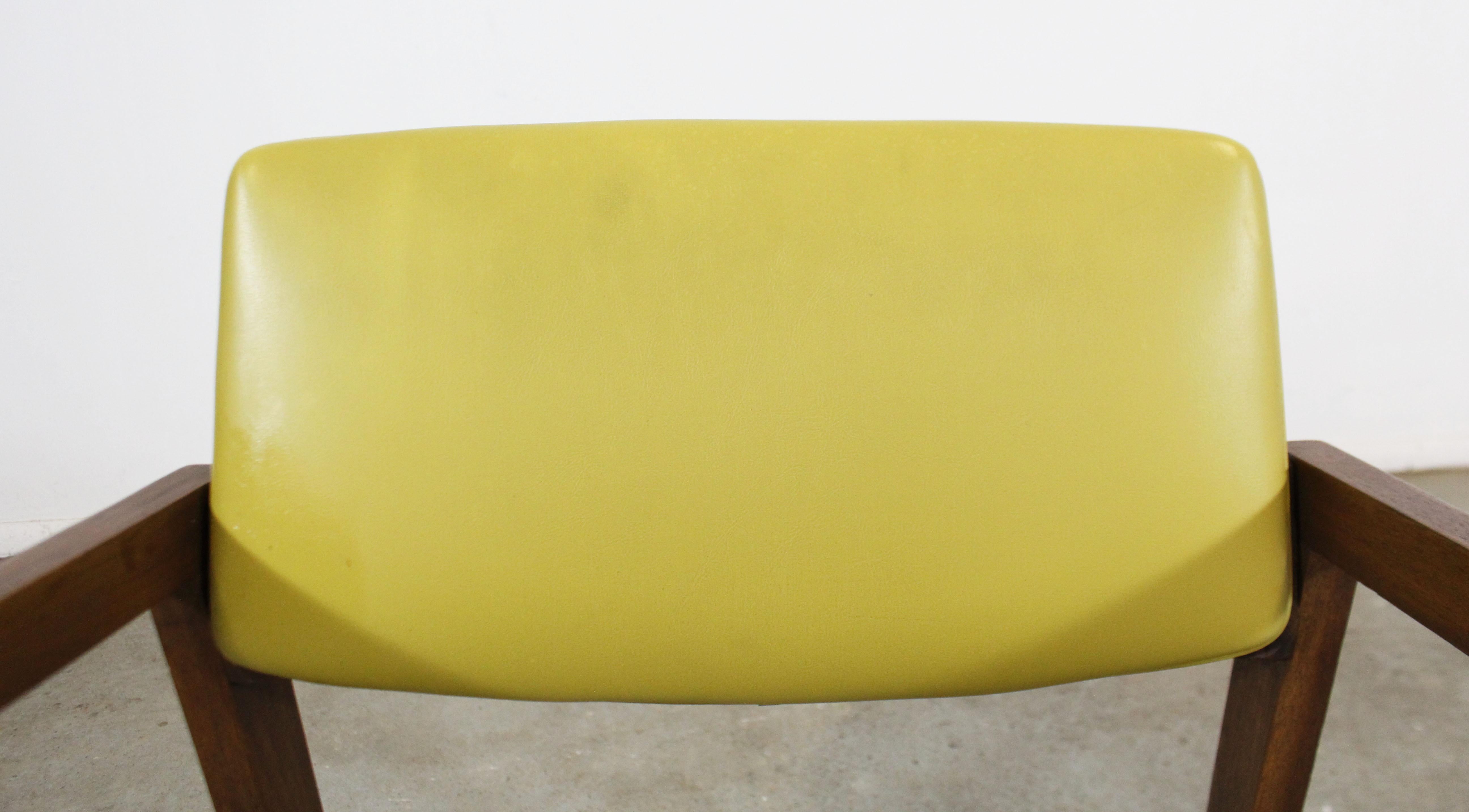 Mid-Century Modern Yellow Walnut Armchair In Good Condition For Sale In Wilmington, DE