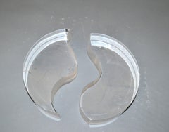 Mid-Century Modern Yin Yang Lucite Table Sculpture Geometric Sculpture, 1970s