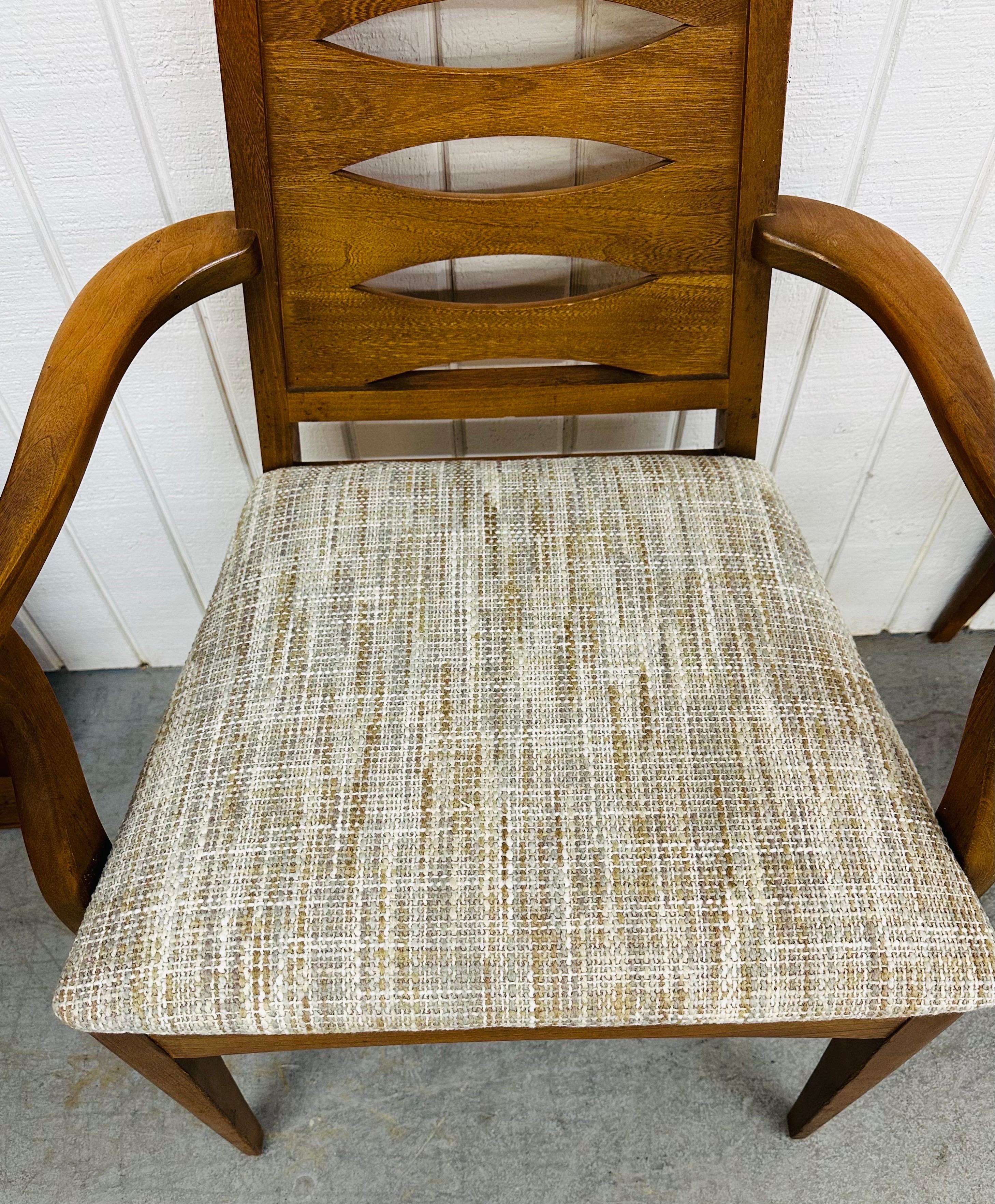 Mid-Century Modern Young Manufacturing Catseye Sessel aus der Mitte des Jahrhunderts – 2er-Set im Zustand „Gut“ im Angebot in Clarksboro, NJ