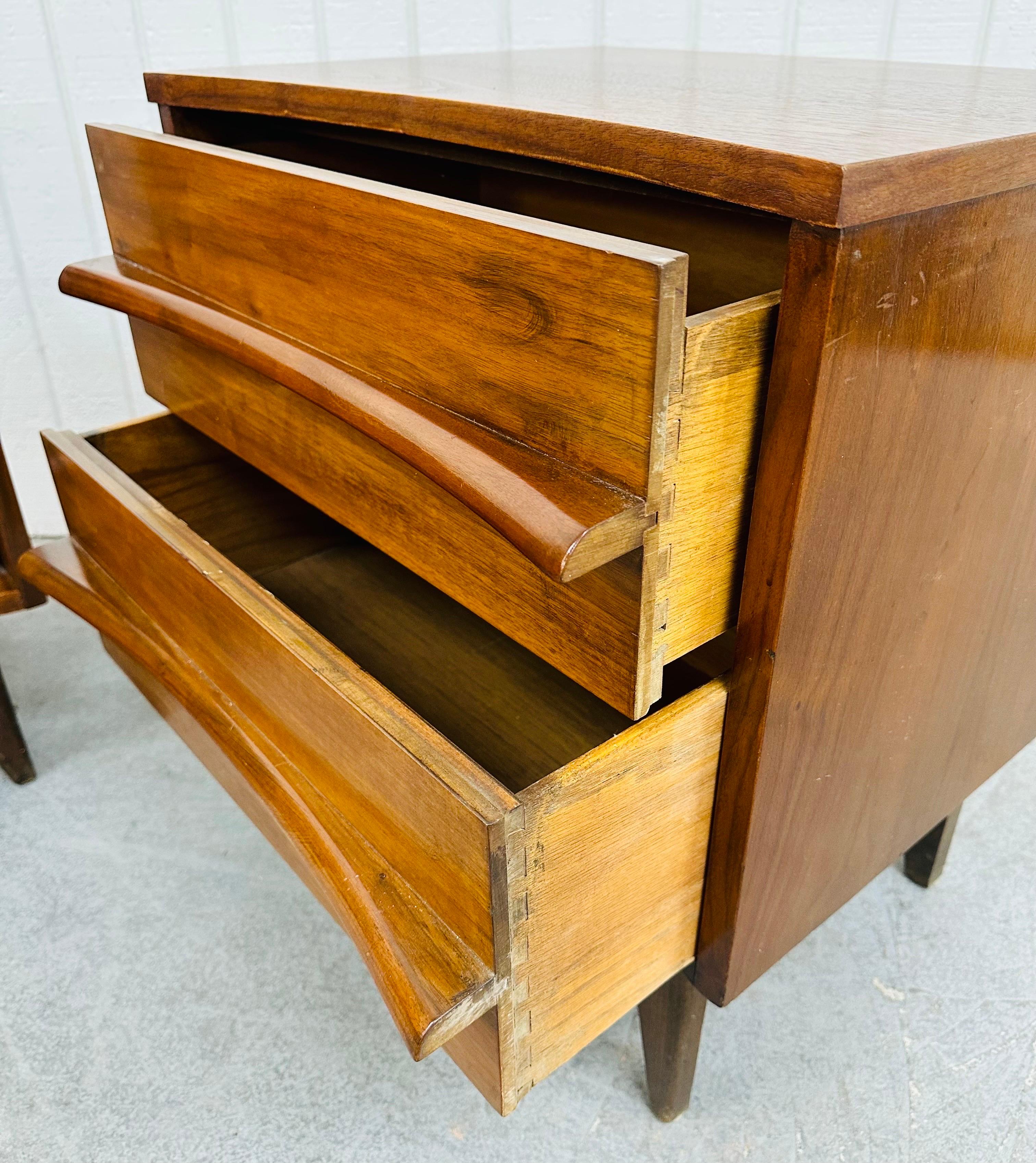 Mid-Century Modern Young Manufacturing Curved Walnut Nightstands - Set of 2 For Sale 1