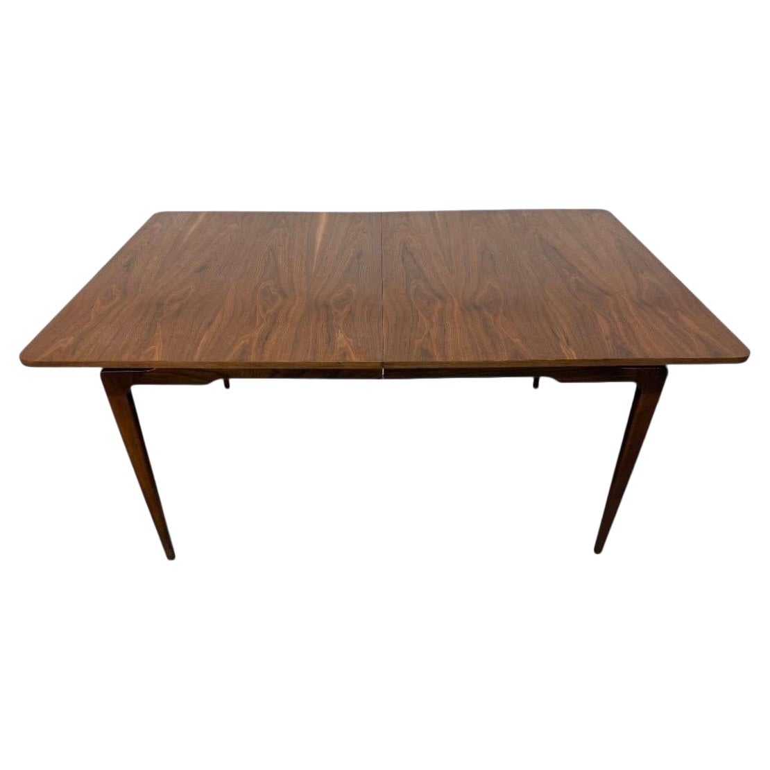 Table de salle à manger en noyer The Moderns Moderns