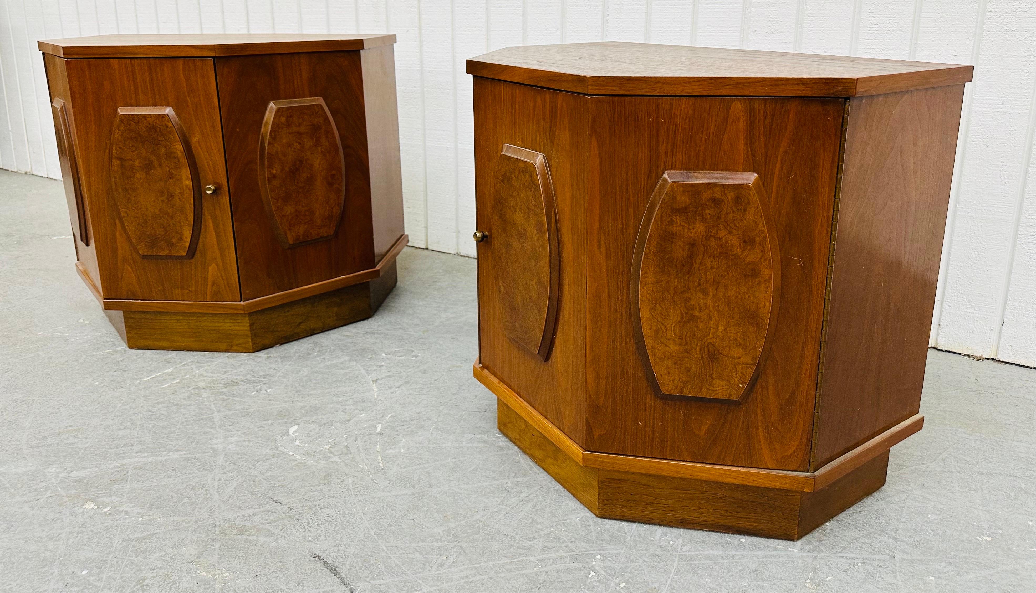 American Mid-Century Modern Young Manufacturing Walnut Nightstands - Set of 2 For Sale