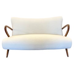 Modernes italienisches Mid-Century-Modern-Sofa von Guglielmo Ulrich in Kravet Boucl