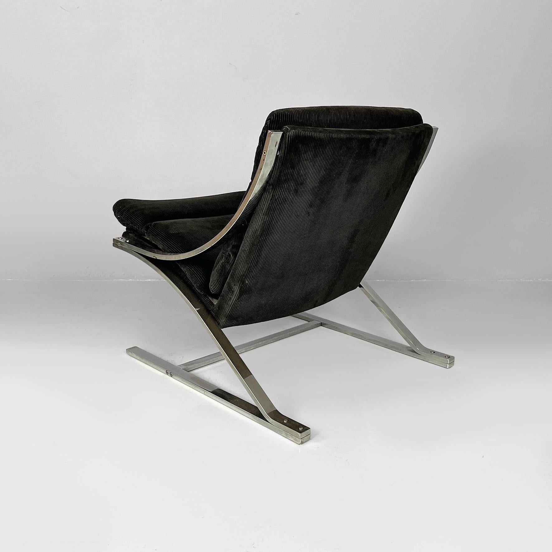 Mid-century modern Zeta armchairs by Tuttle for Strassle International, 1970s In Distressed Condition For Sale In MIlano, IT