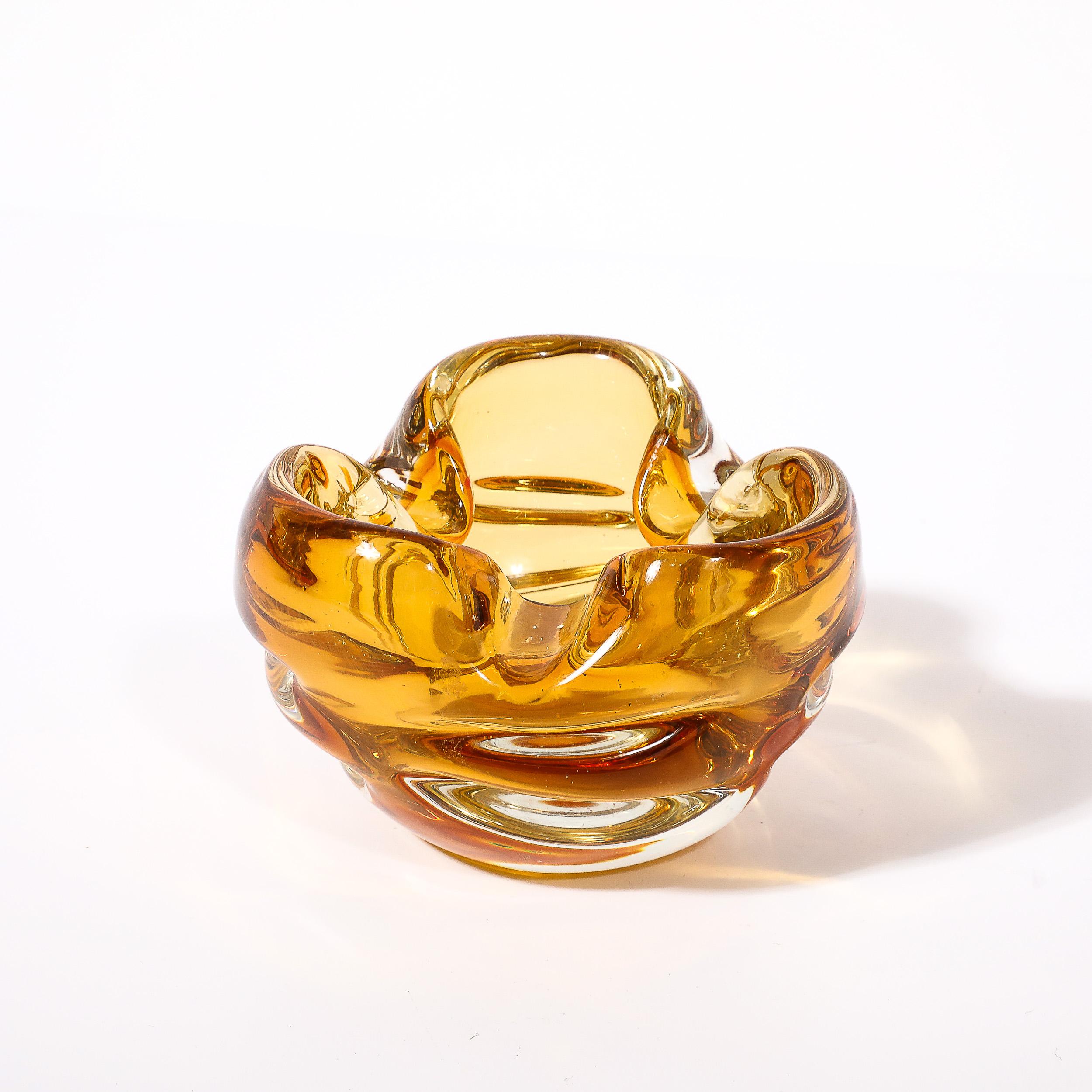 Mid-Century Modernist Amber Hand-Blown Murano Glass Dish w/ Indented Detailing In Excellent Condition For Sale In New York, NY