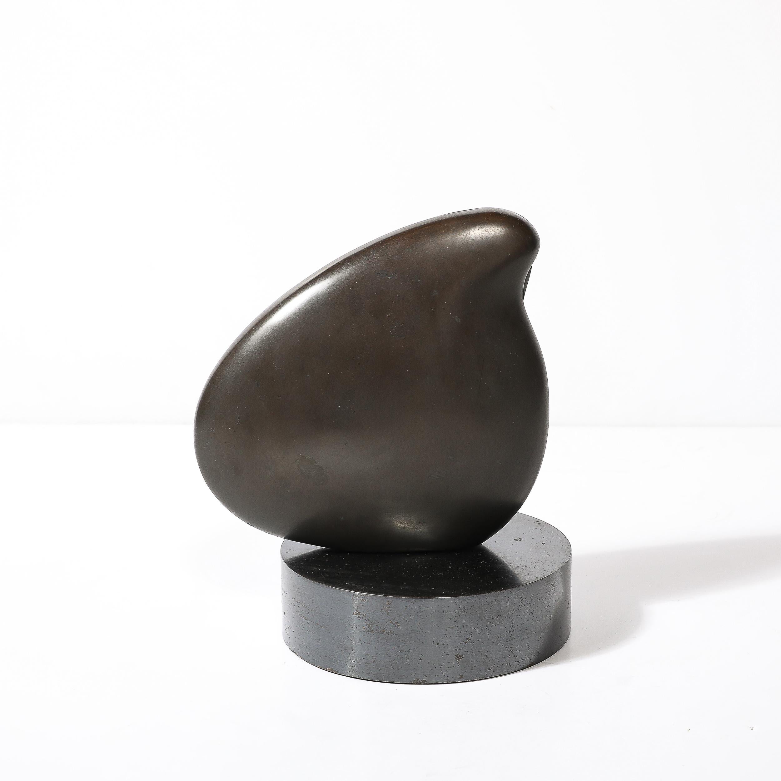 Bronzo Scultura in bronzo con increspatura amorfa modernista di metà secolo firmata V.R. 3/3 in vendita