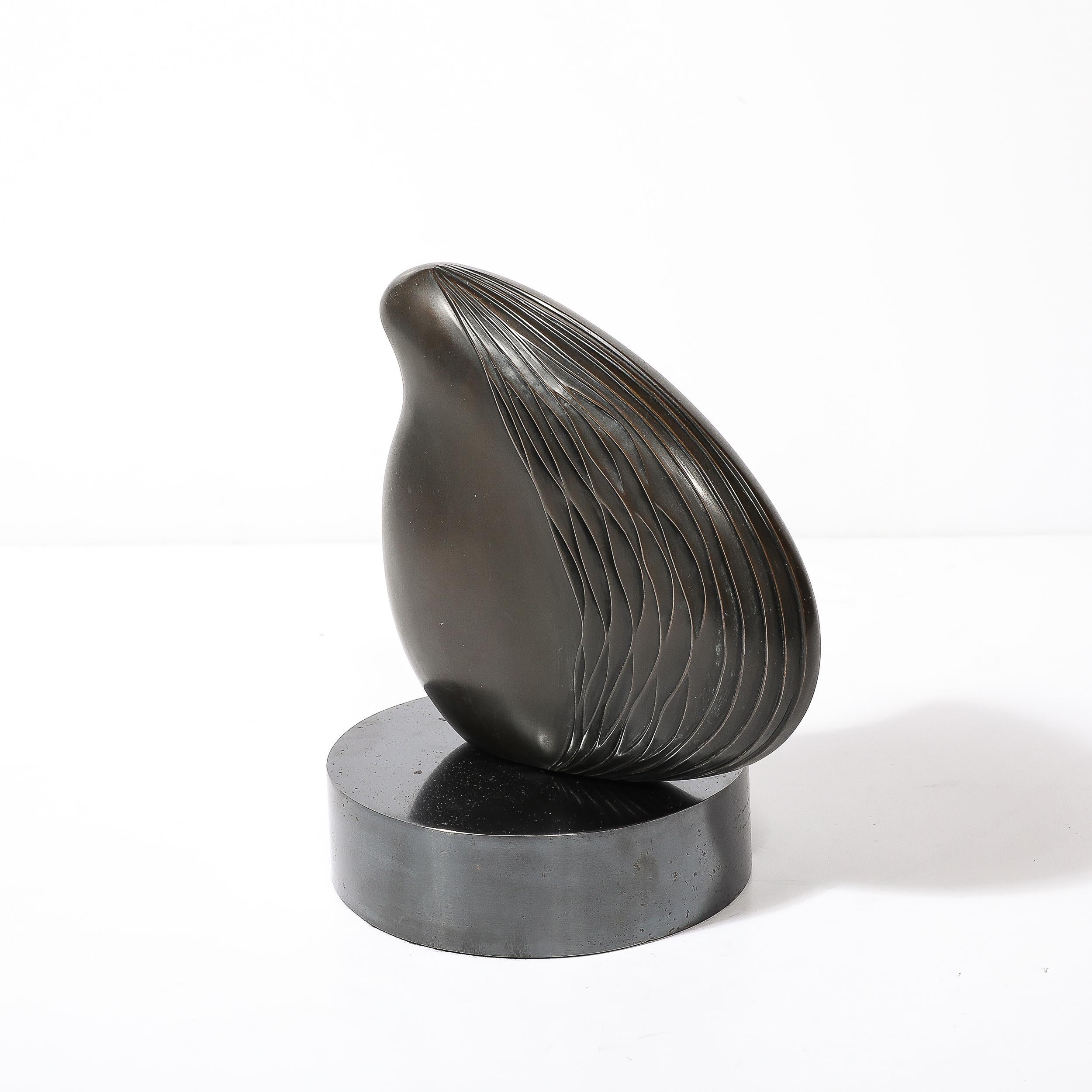 Scultura in bronzo con increspatura amorfa modernista di metà secolo firmata V.R. 3/3 in vendita 2