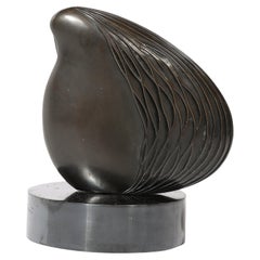 Escultura modernista de mediados de siglo en bronce ondulado amorfo firmada V.R. 3/3