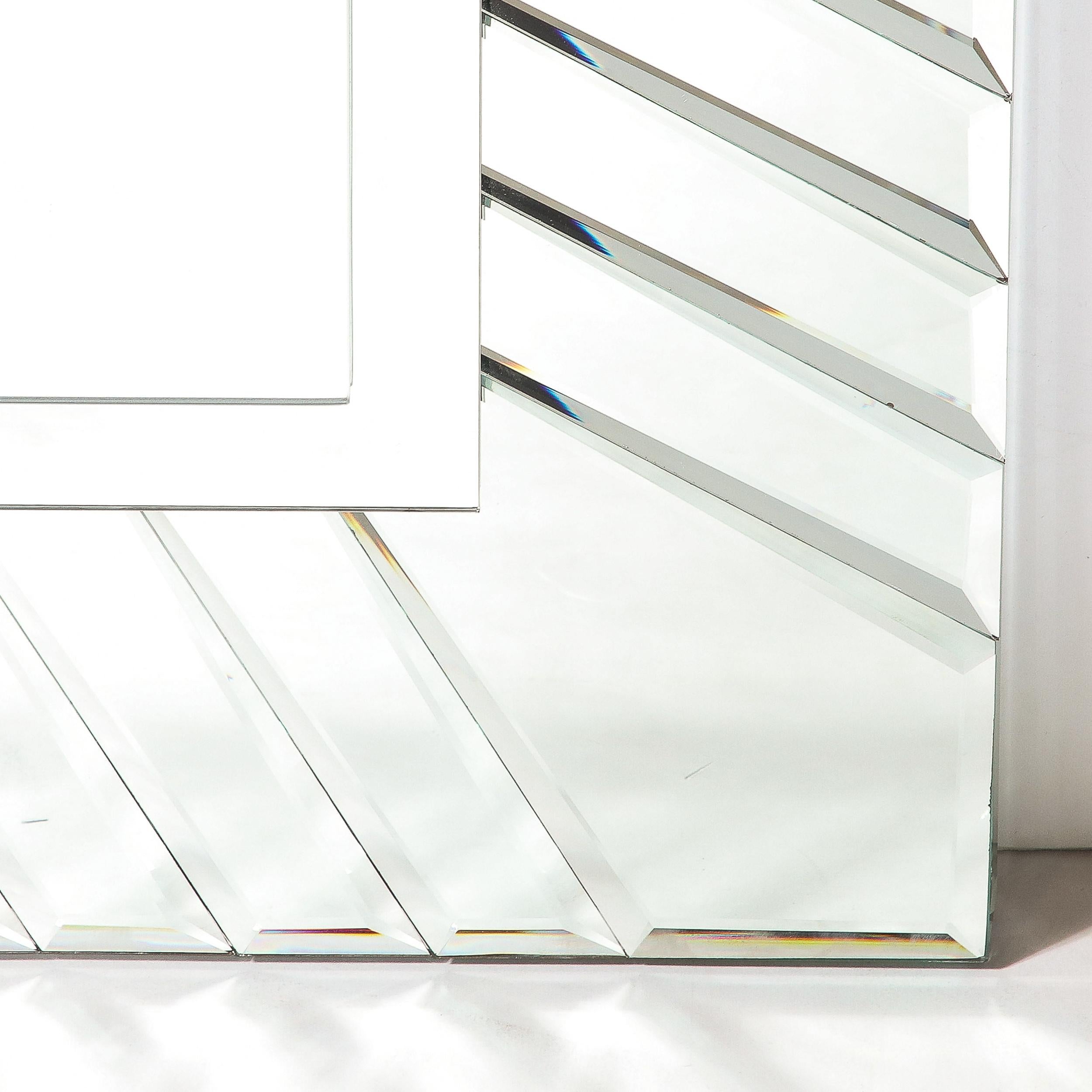 Mid-Century Modernist Arch Form Beveled & Directional Tessellate Panel Mirror (Moderne der Mitte des Jahrhunderts) im Angebot
