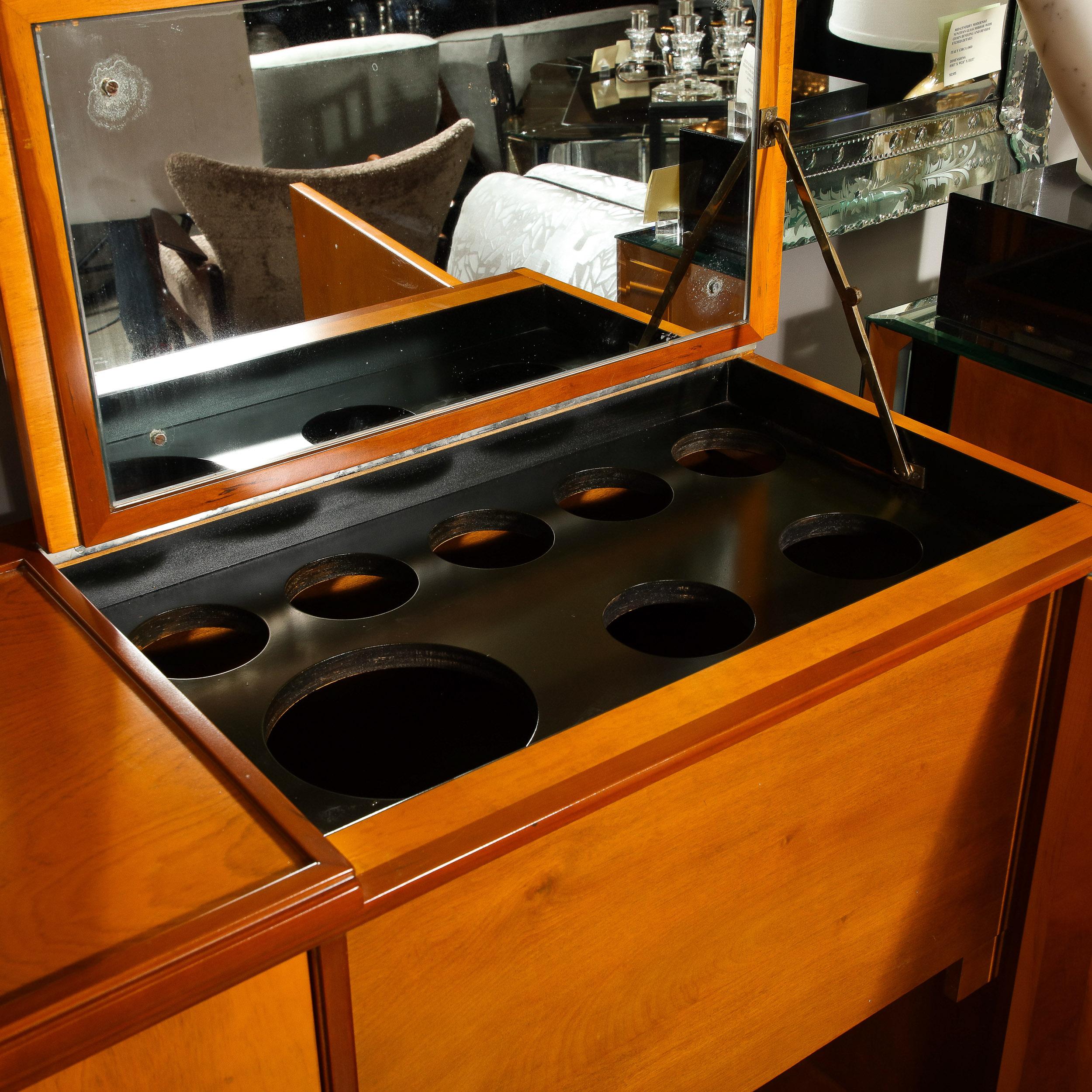 Mueble Bar Modernista de Mediados de Siglo en Nogal a Juego con Tiradores de Cristal Insertados en venta 11