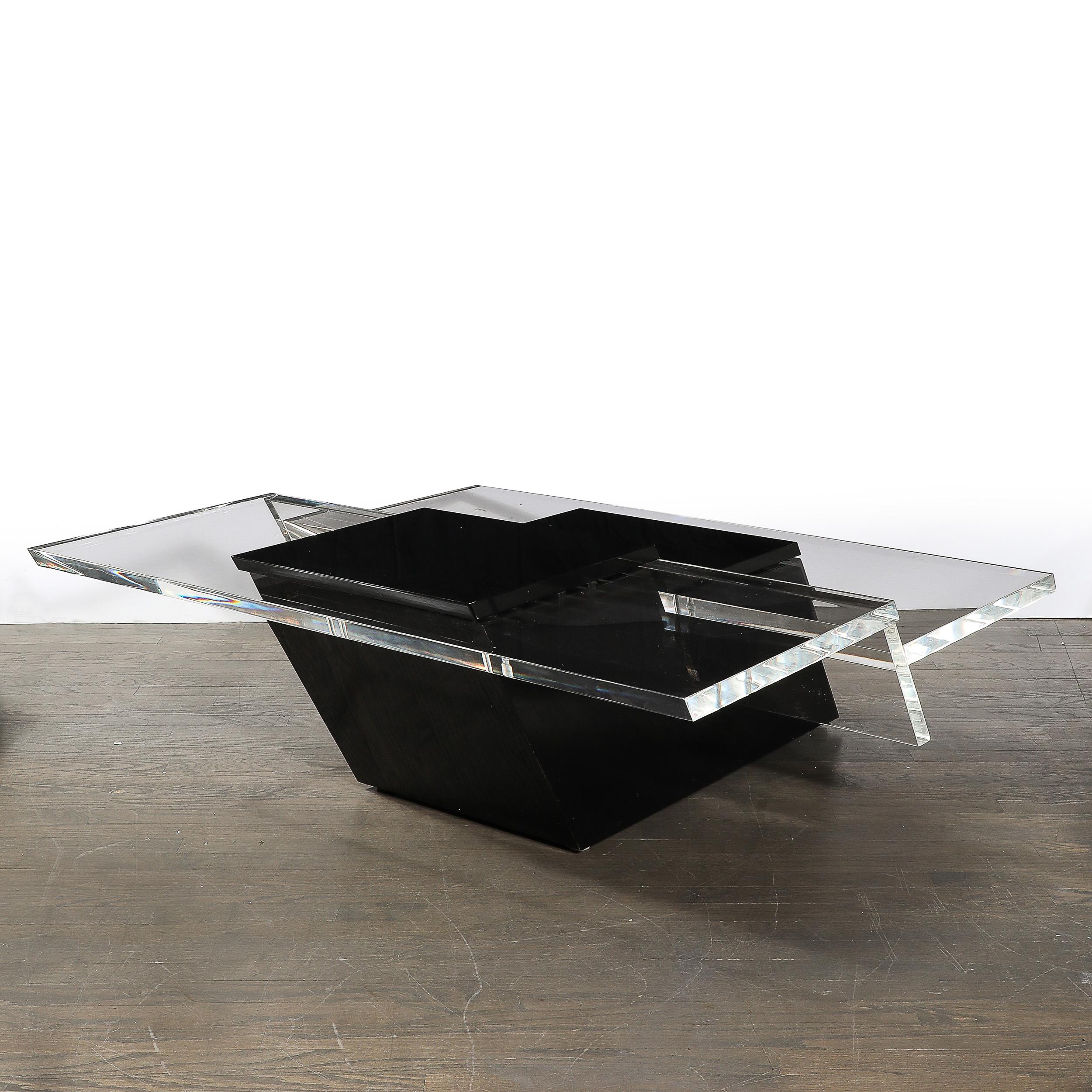 Tavolo da Cocktail Rettilineo a due livelli in lucite trasparente e nera del Mid-Century Modernista in vendita 2
