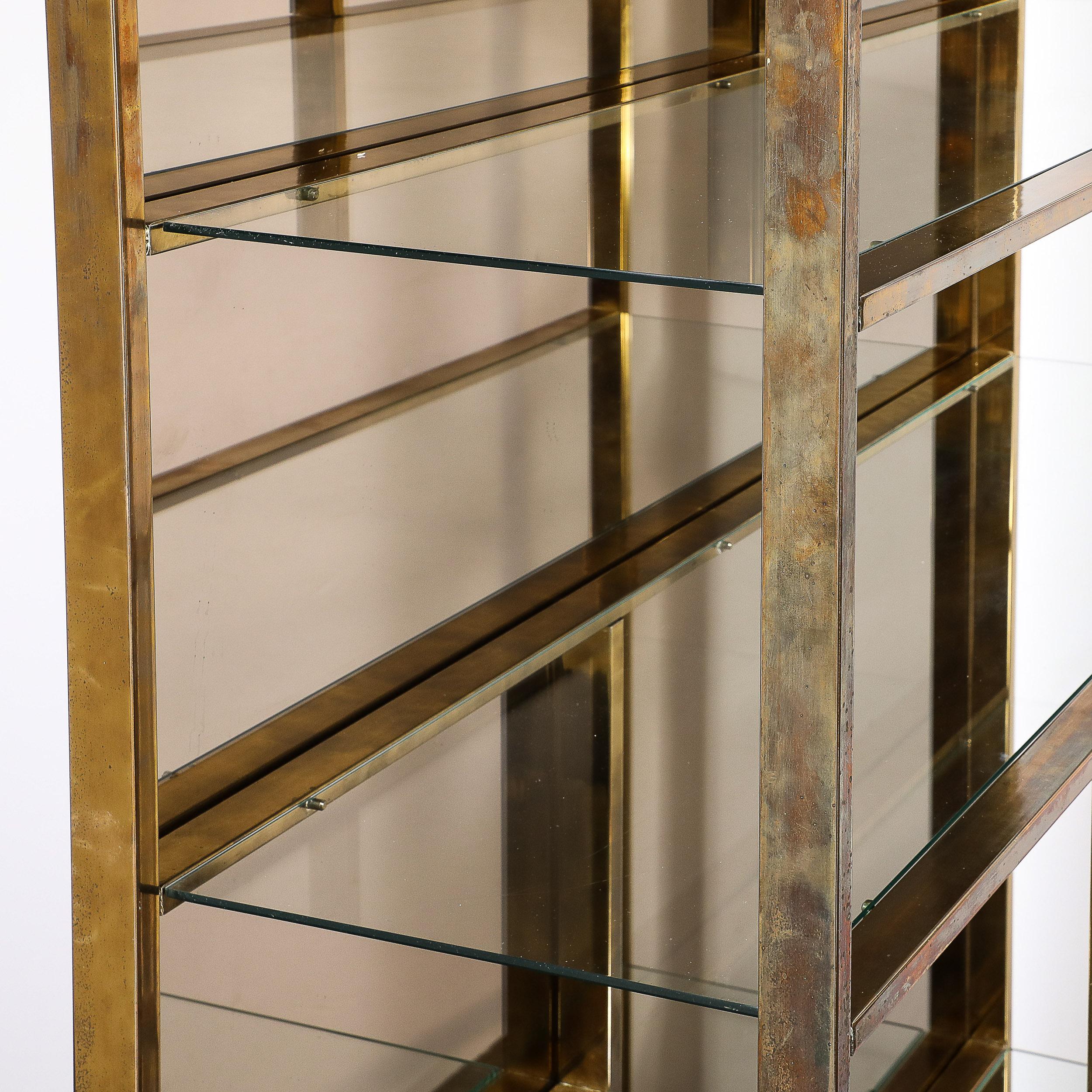 Étagère modernista di metà secolo in ottone, vetro e specchio bronzato di Milo Baughman in vendita 4