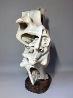 Keramikskulptur im Stil der Mid-Century-Modern mit abstrakten Gesichtern, um die 1960er Jahre