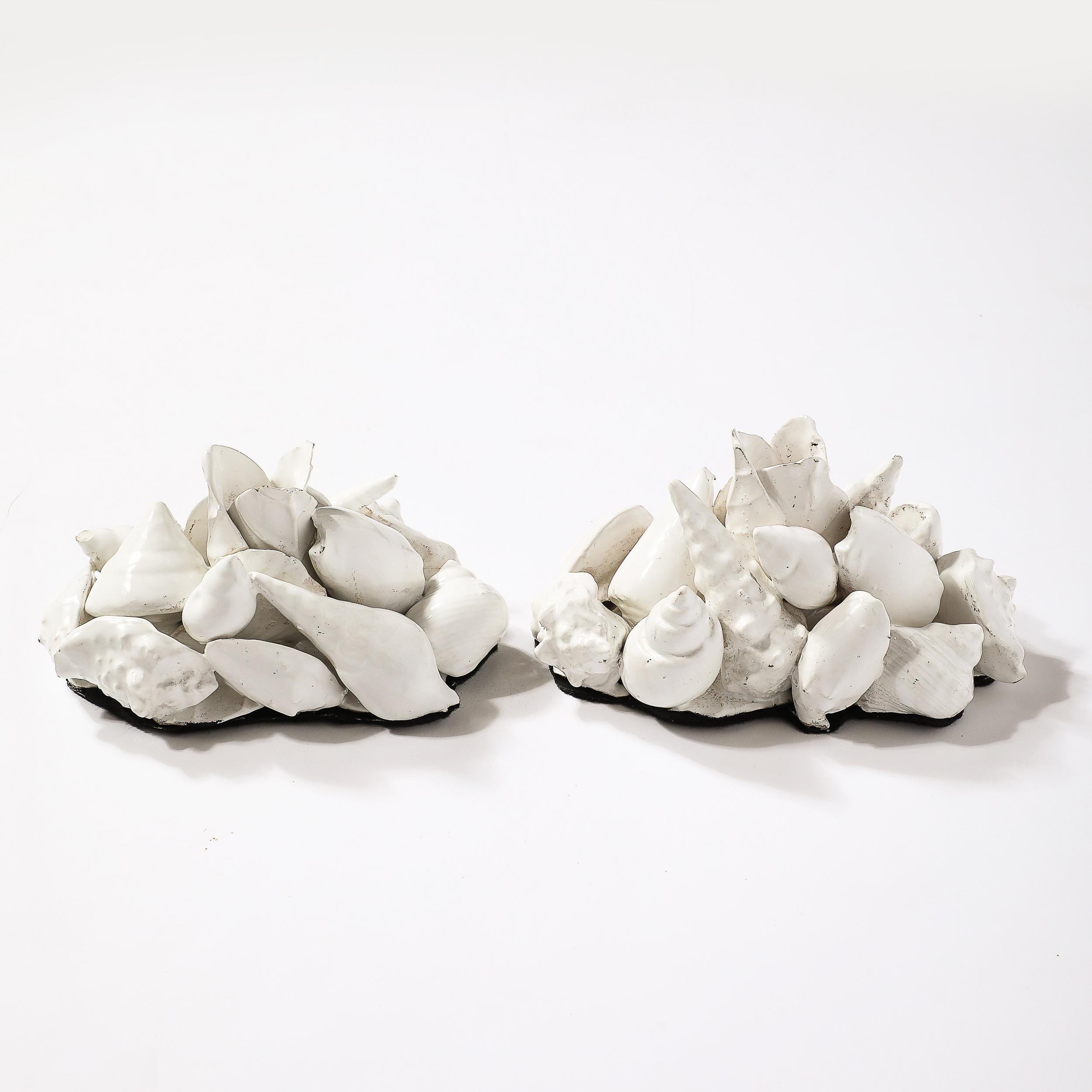 Bougeoirs en céramique de style moderniste du milieu du siècle en forme de coquillage en vente 2