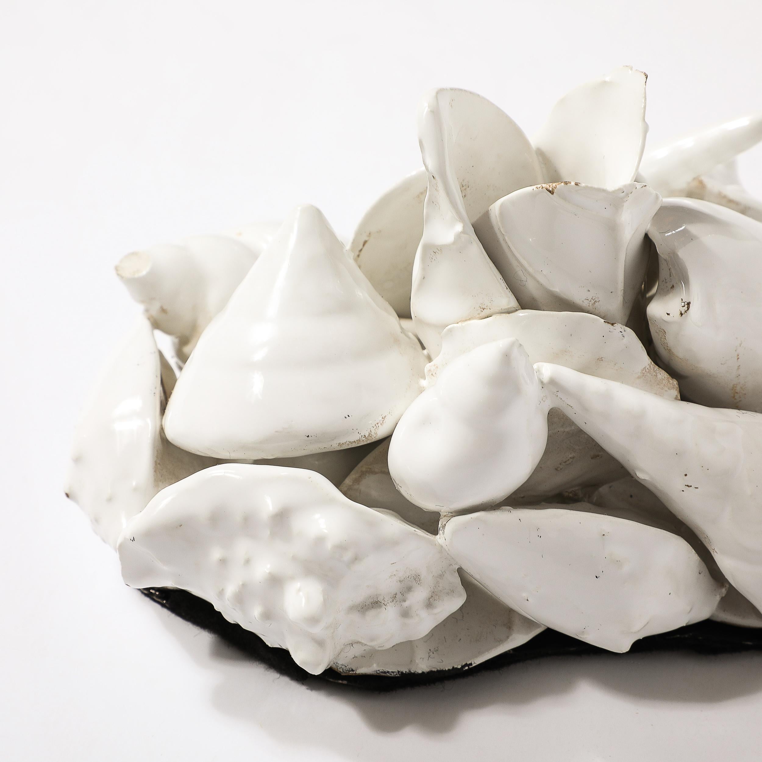 Bougeoirs en céramique de style moderniste du milieu du siècle en forme de coquillage en vente 4