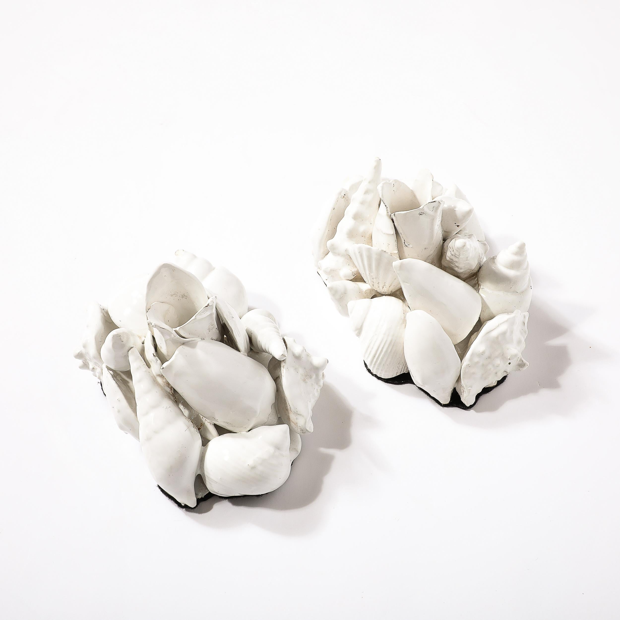 Bougeoirs en céramique de style moderniste du milieu du siècle en forme de coquillage en vente 5