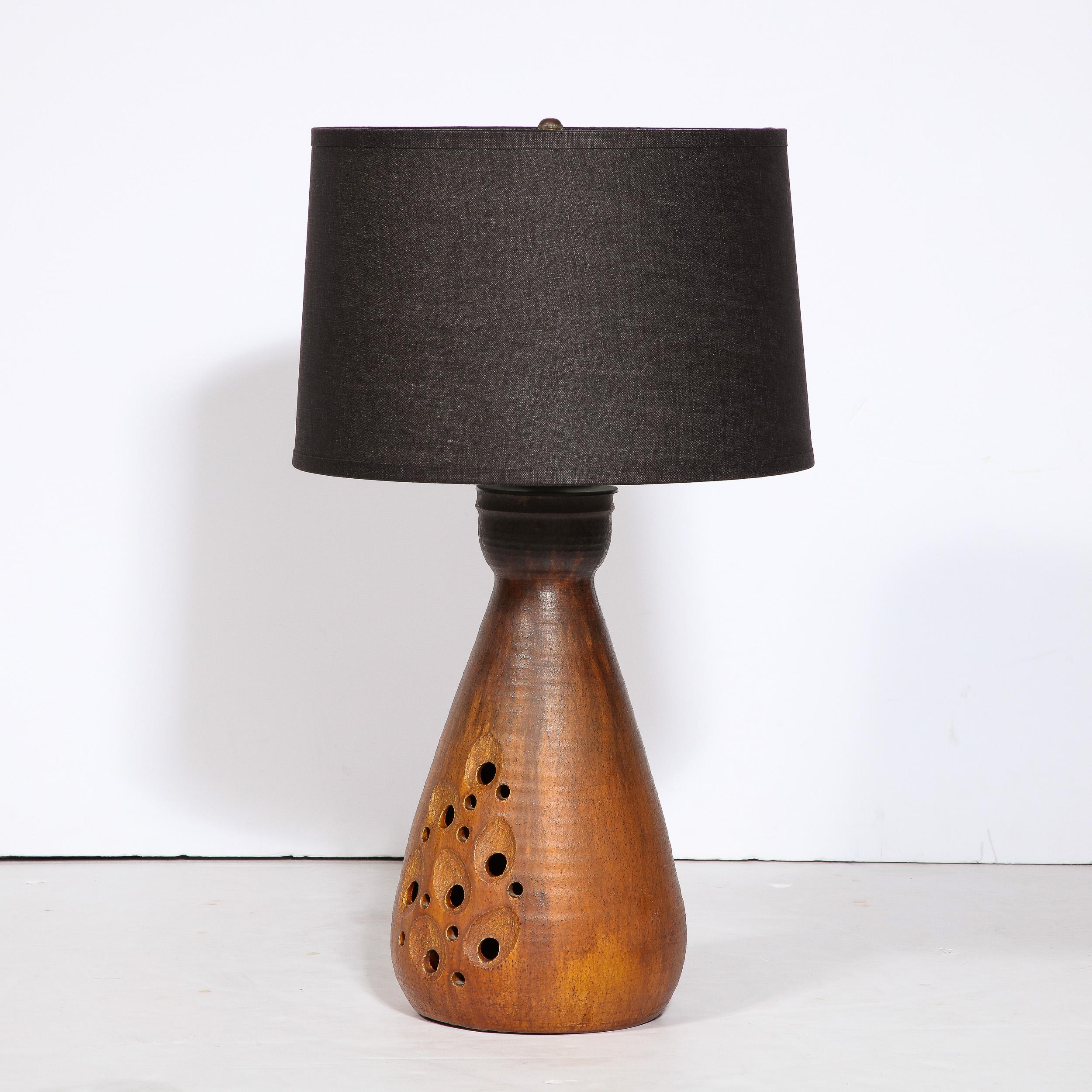 Mid-Century Modernist Ceramic Table Lamp in Slate and Red Iron Oxide Glaze In Excellent Condition For Sale In New York, NY