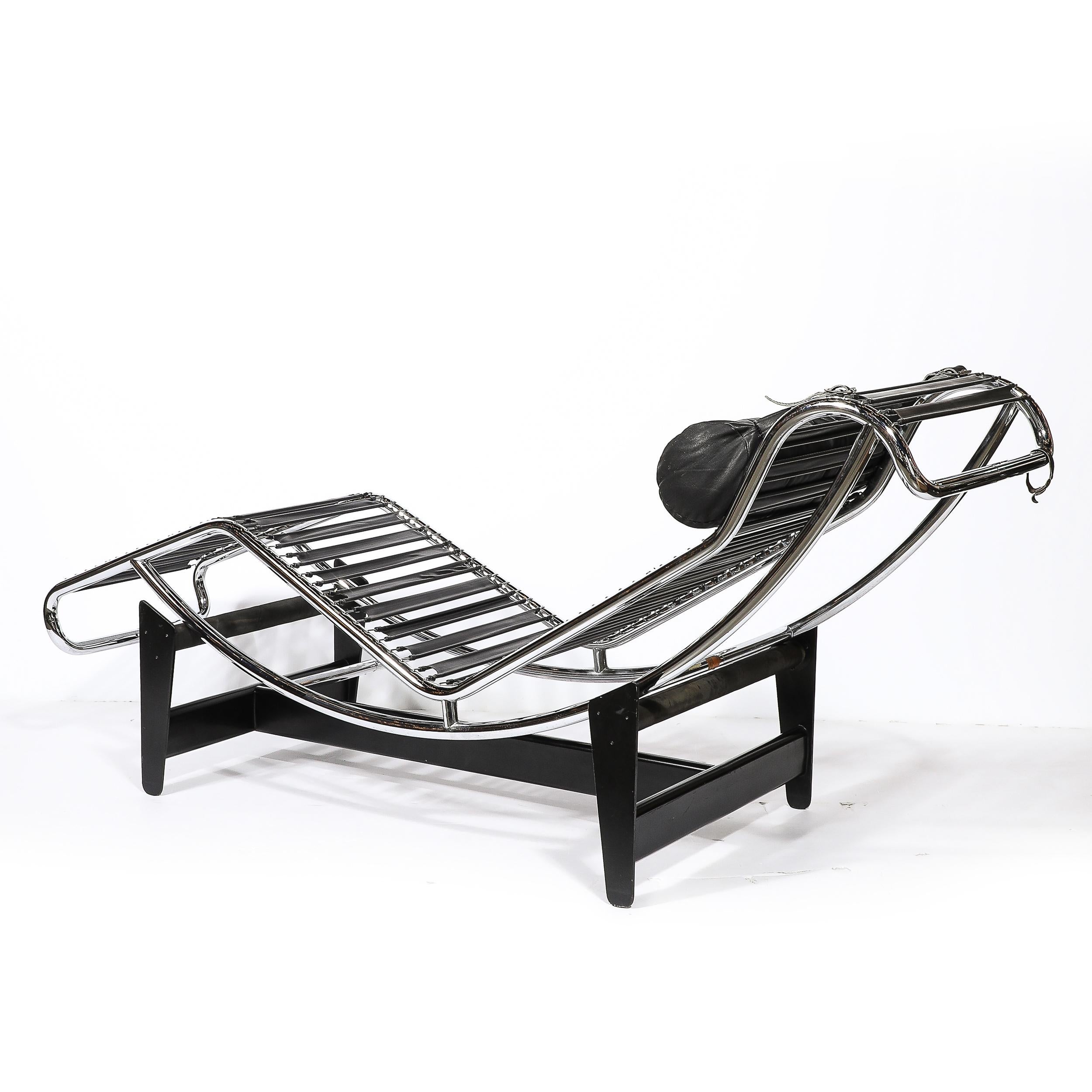 Chaise longue moderniste du milieu du siècle dernier modèle LC/4 5559 de LeCorbusier pour Cassina en vente 4