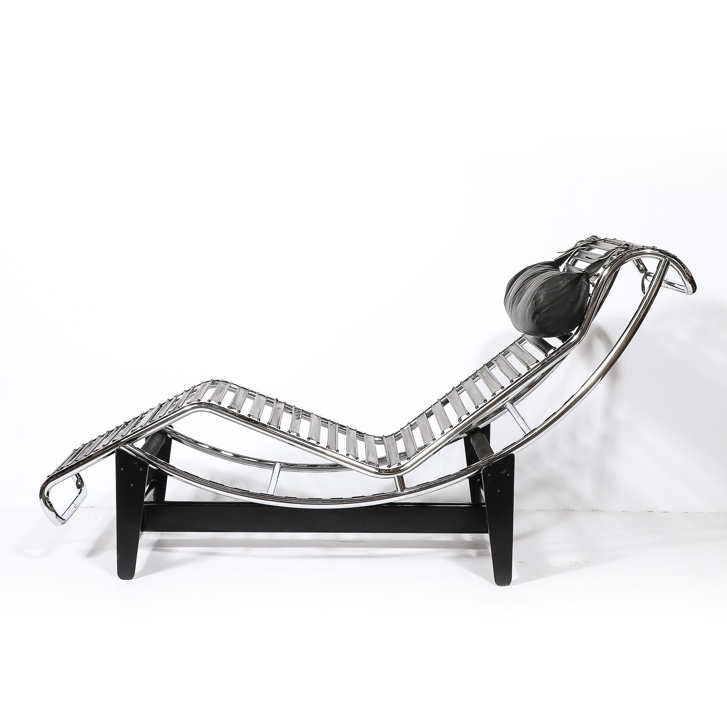 Chaise longue moderniste du milieu du siècle dernier modèle LC/4 5559 de LeCorbusier pour Cassina en vente 6