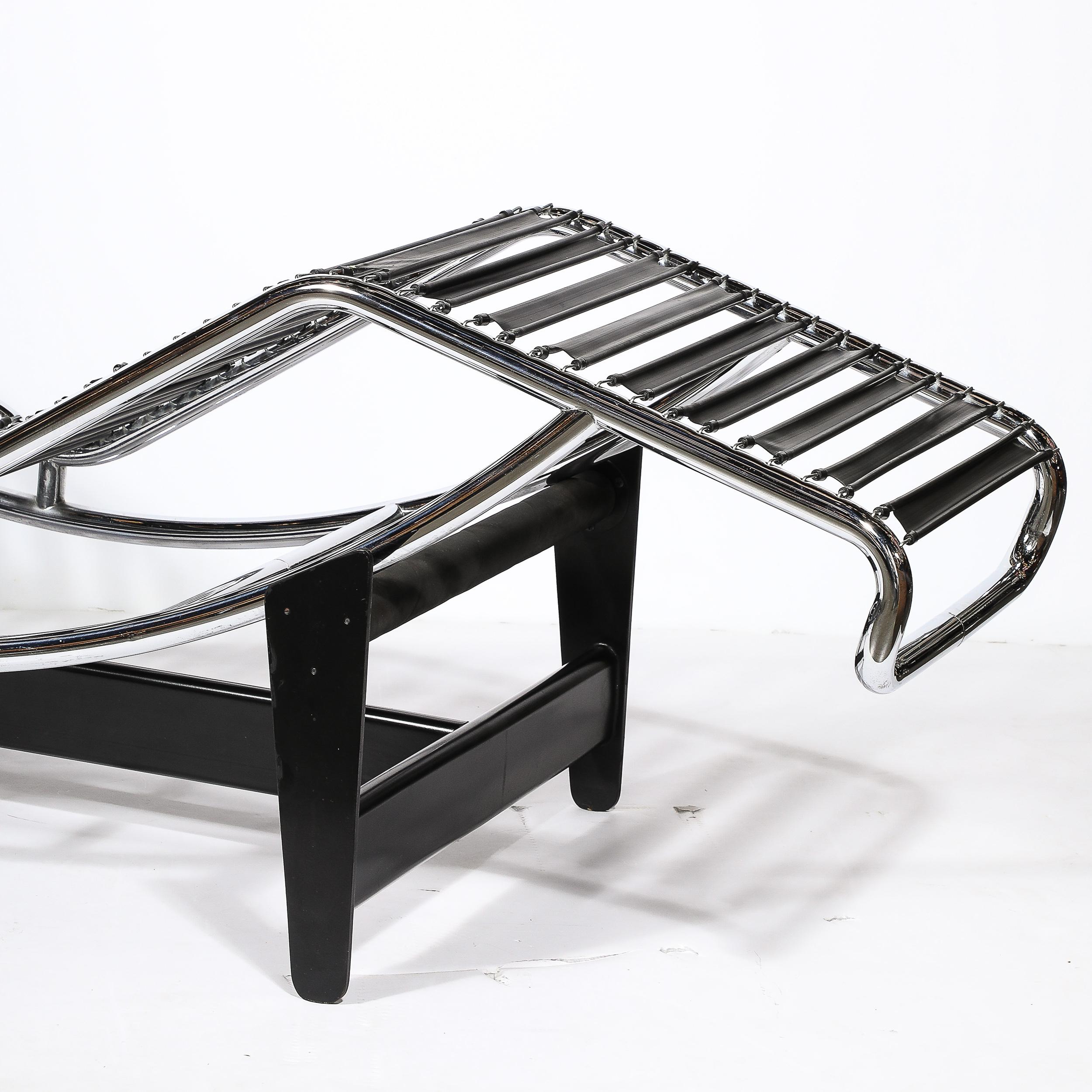 Chaise longue moderniste du milieu du siècle dernier modèle LC/4 5559 de LeCorbusier pour Cassina Excellent état - En vente à New York, NY