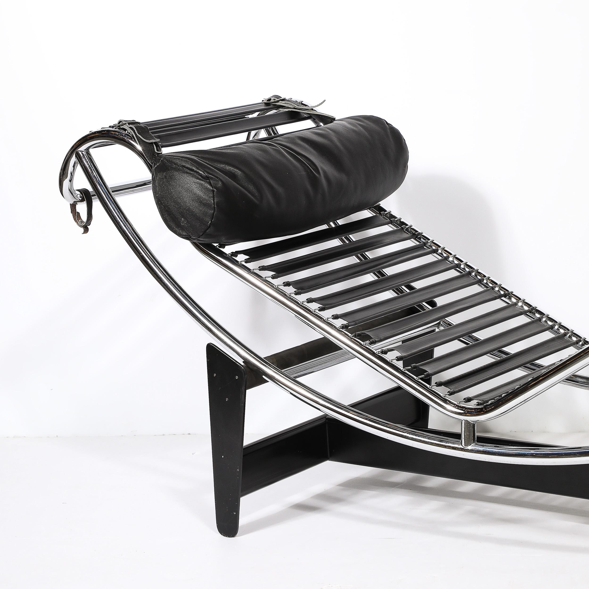 Fin du 20e siècle Chaise longue moderniste du milieu du siècle dernier modèle LC/4 5559 de LeCorbusier pour Cassina en vente