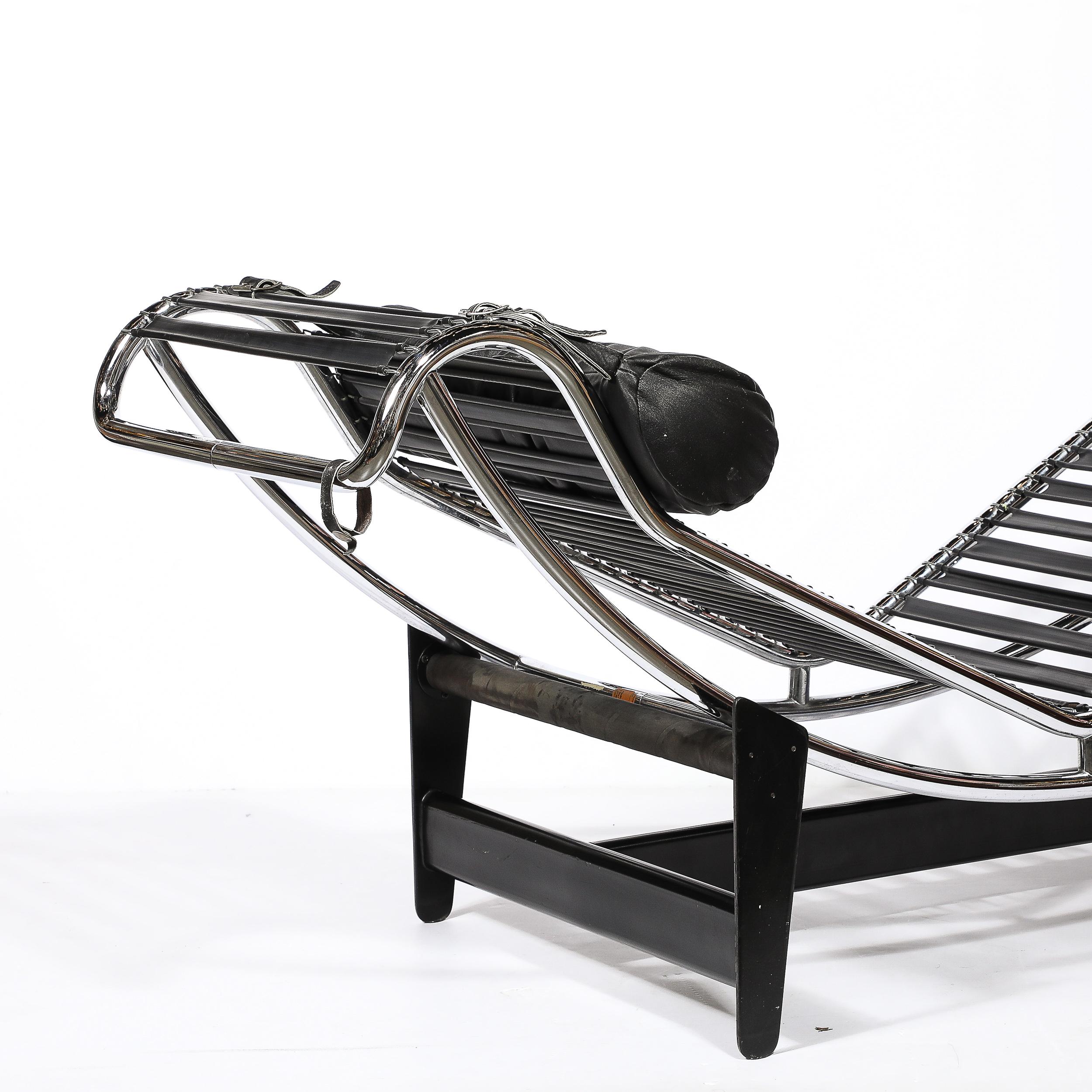 Chaise longue moderniste du milieu du siècle dernier modèle LC/4 5559 de LeCorbusier pour Cassina en vente 2