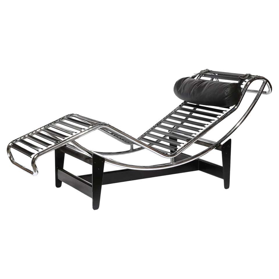 Le Corbusier Chaise Longues - 9 For Sale at 1stDibs | le corbusier ...