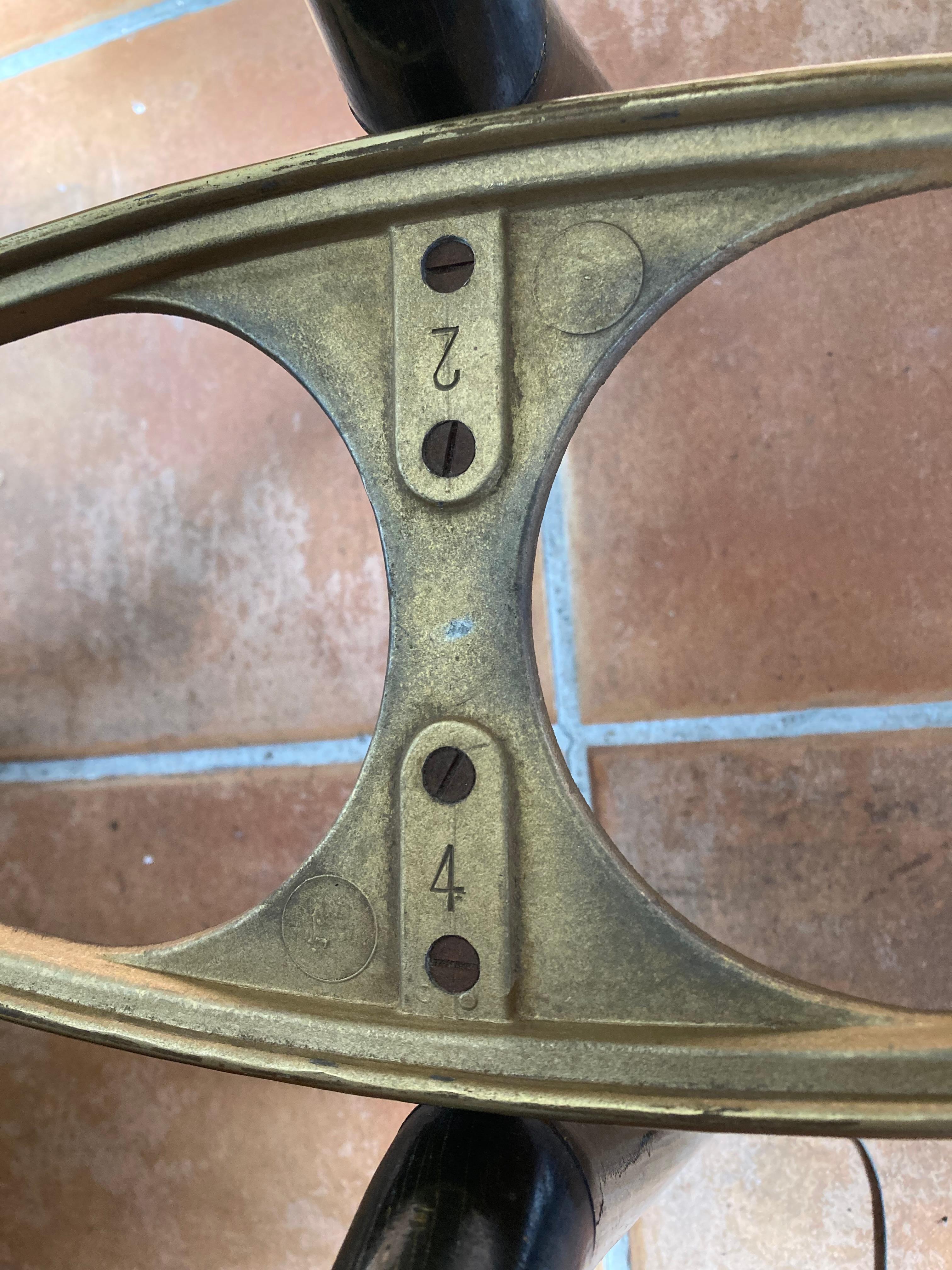 Mid Century Modernist Cocktail Table in the manner of Cesare Lacca. Italy 1950s In Good Condition For Sale In Köln, NW
