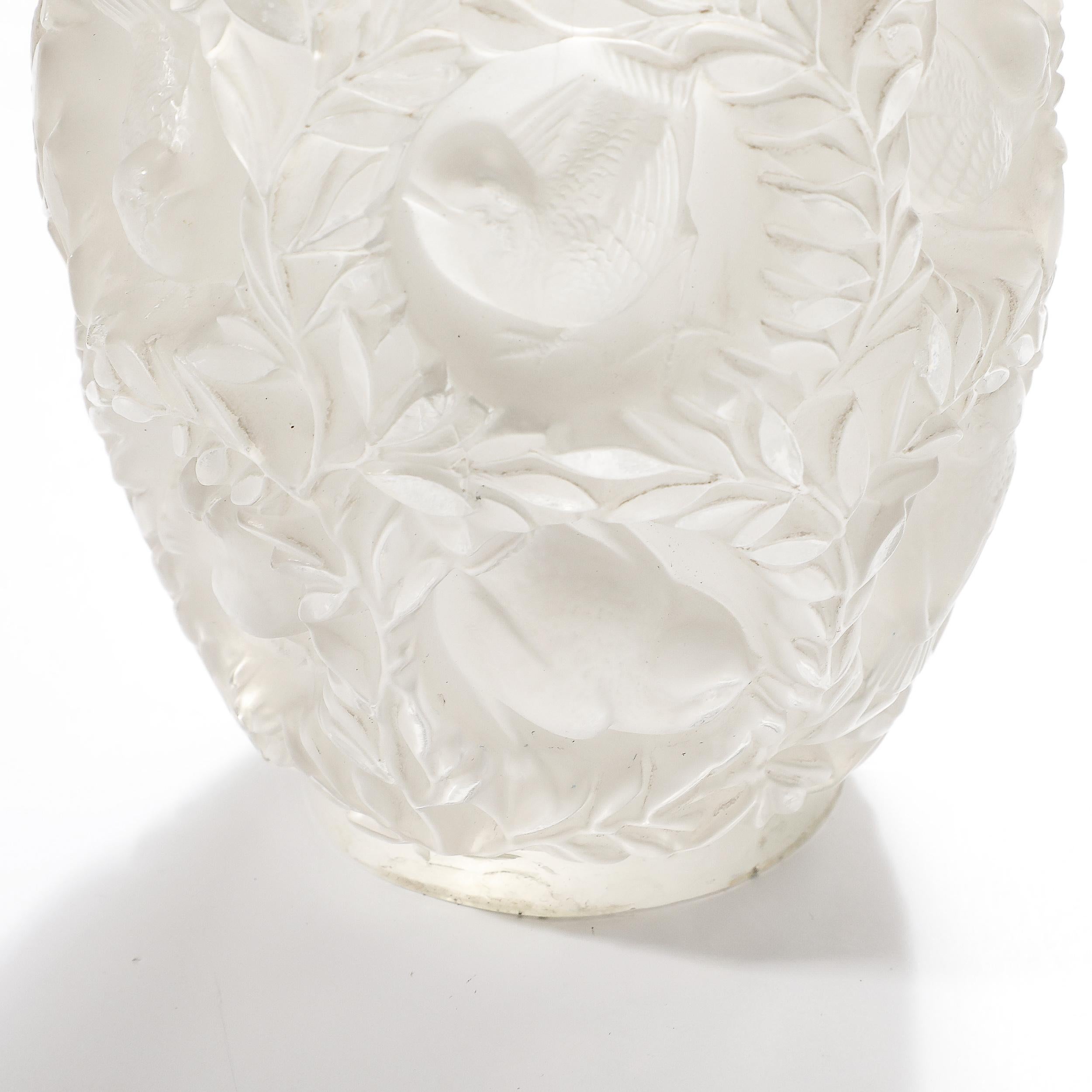 Mid-Century Modernist Crystal Bagatelle Vase signed Lalique For Sale 4